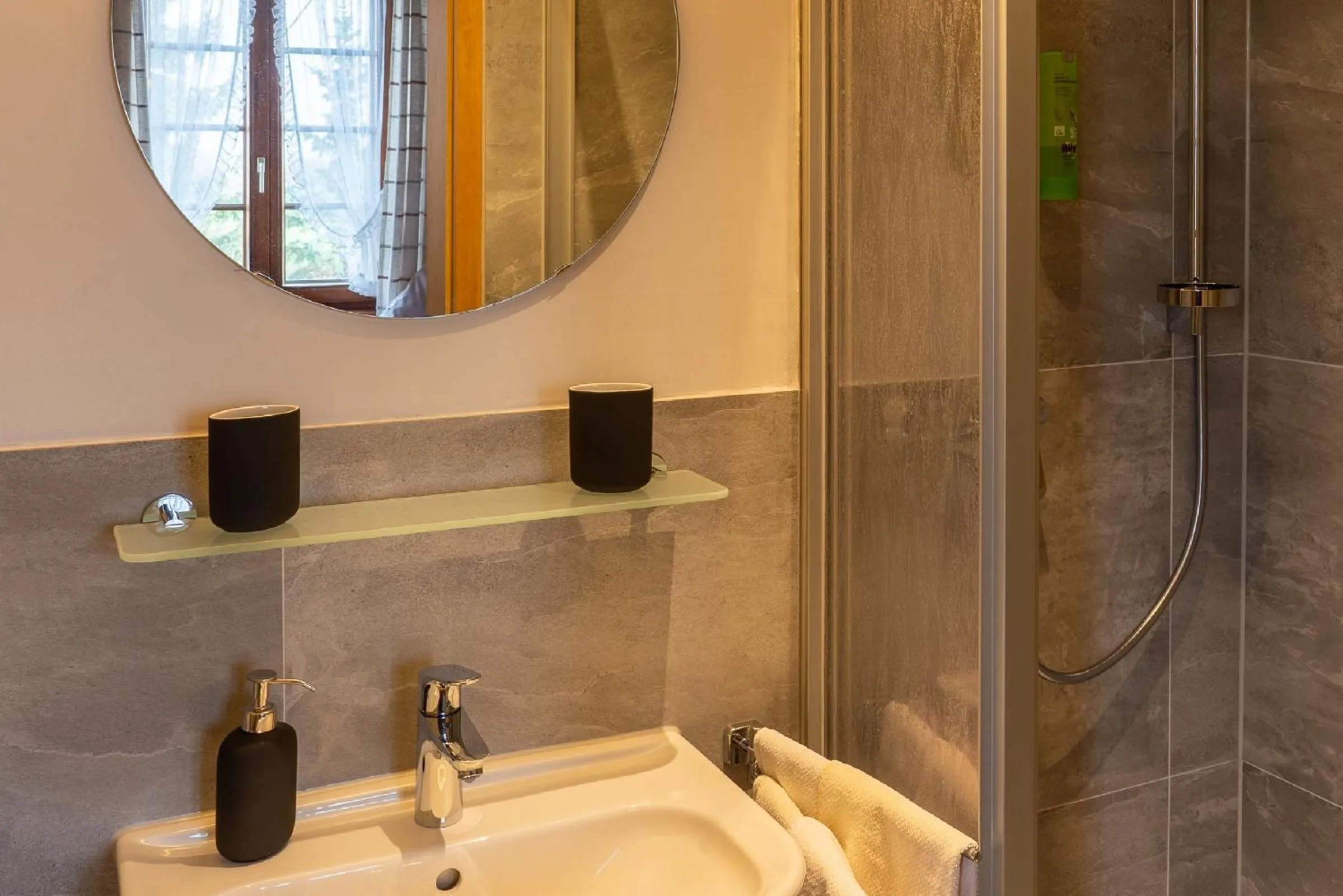 Bathroom in Gästehaus Kaltenbach