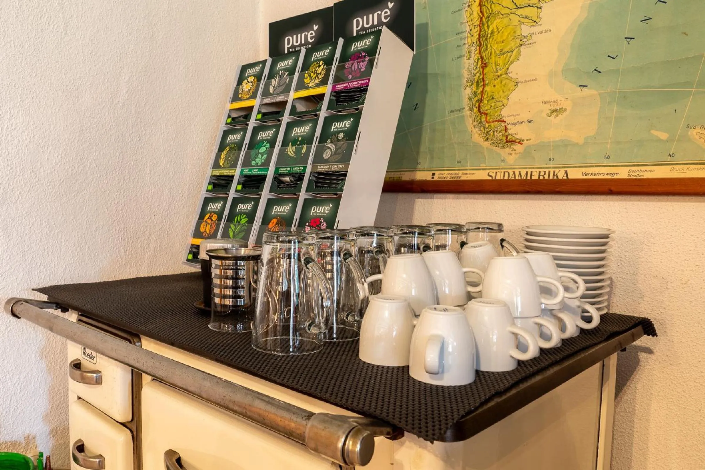 Coffee/tea facilities in Gästehaus Kaltenbach