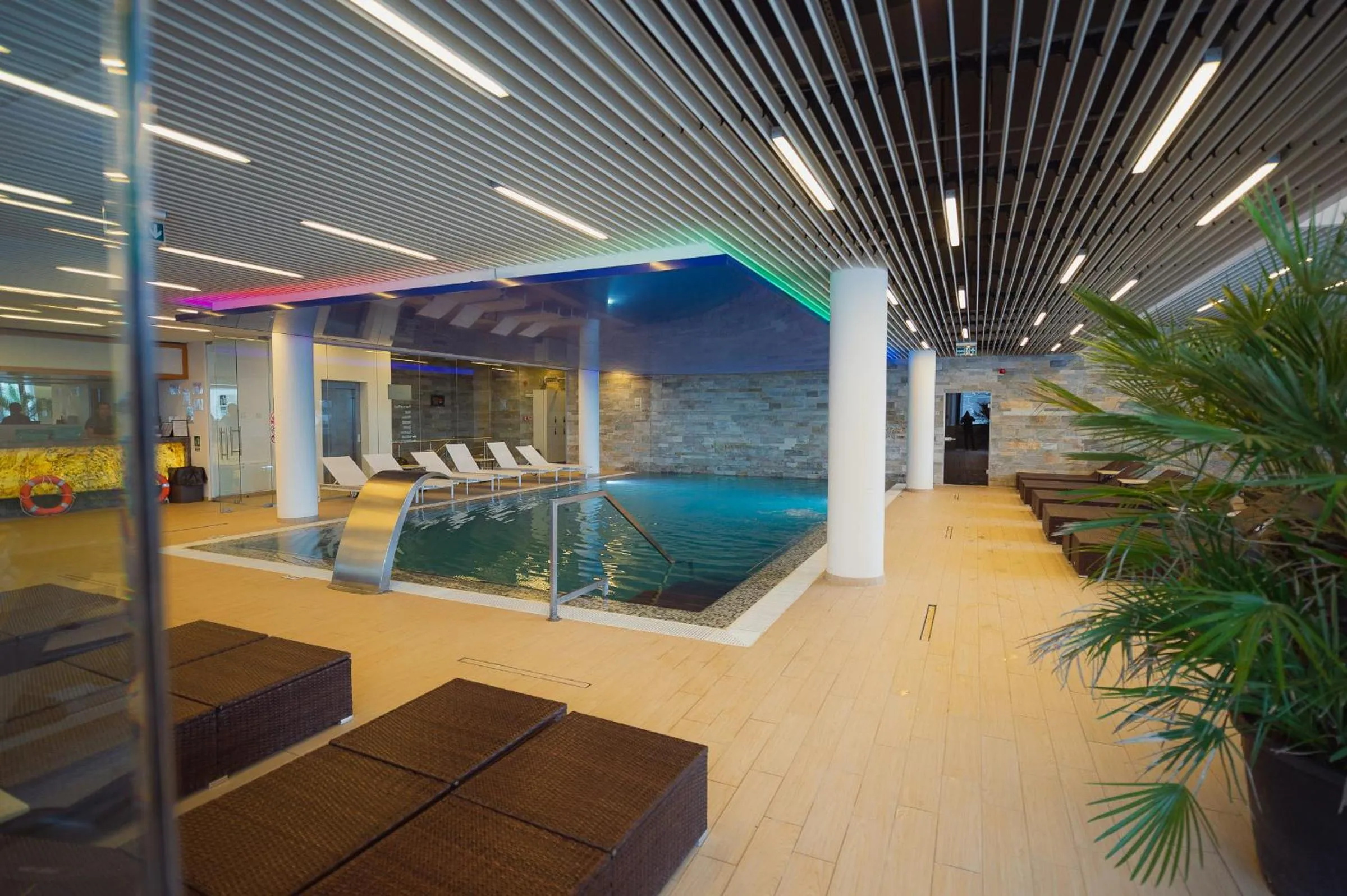 Swimming pool in Silver Mountain Resort & Spa