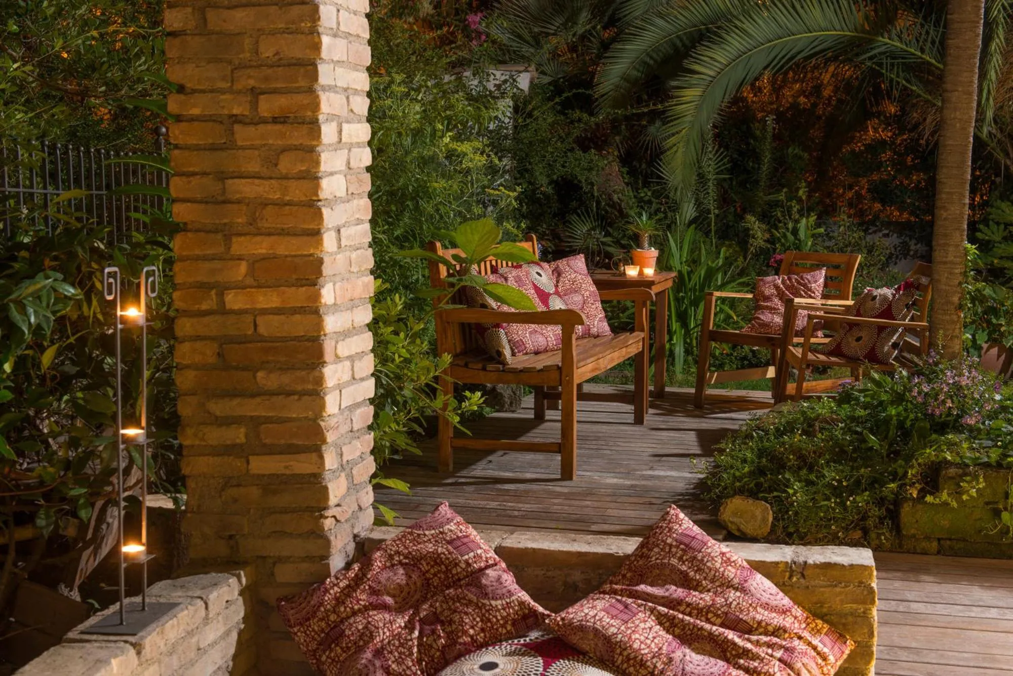 Garden in Palm Gallery Hotel