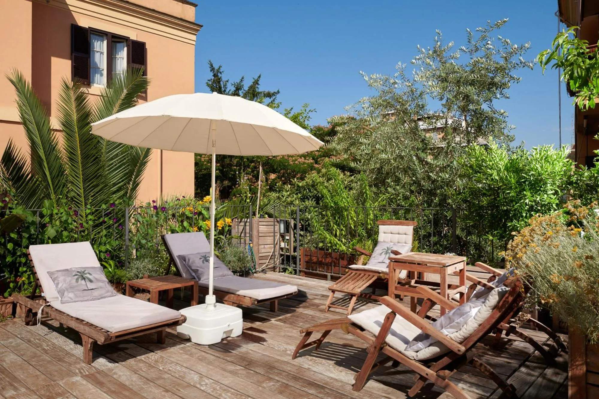 Solarium in Palm Gallery Hotel