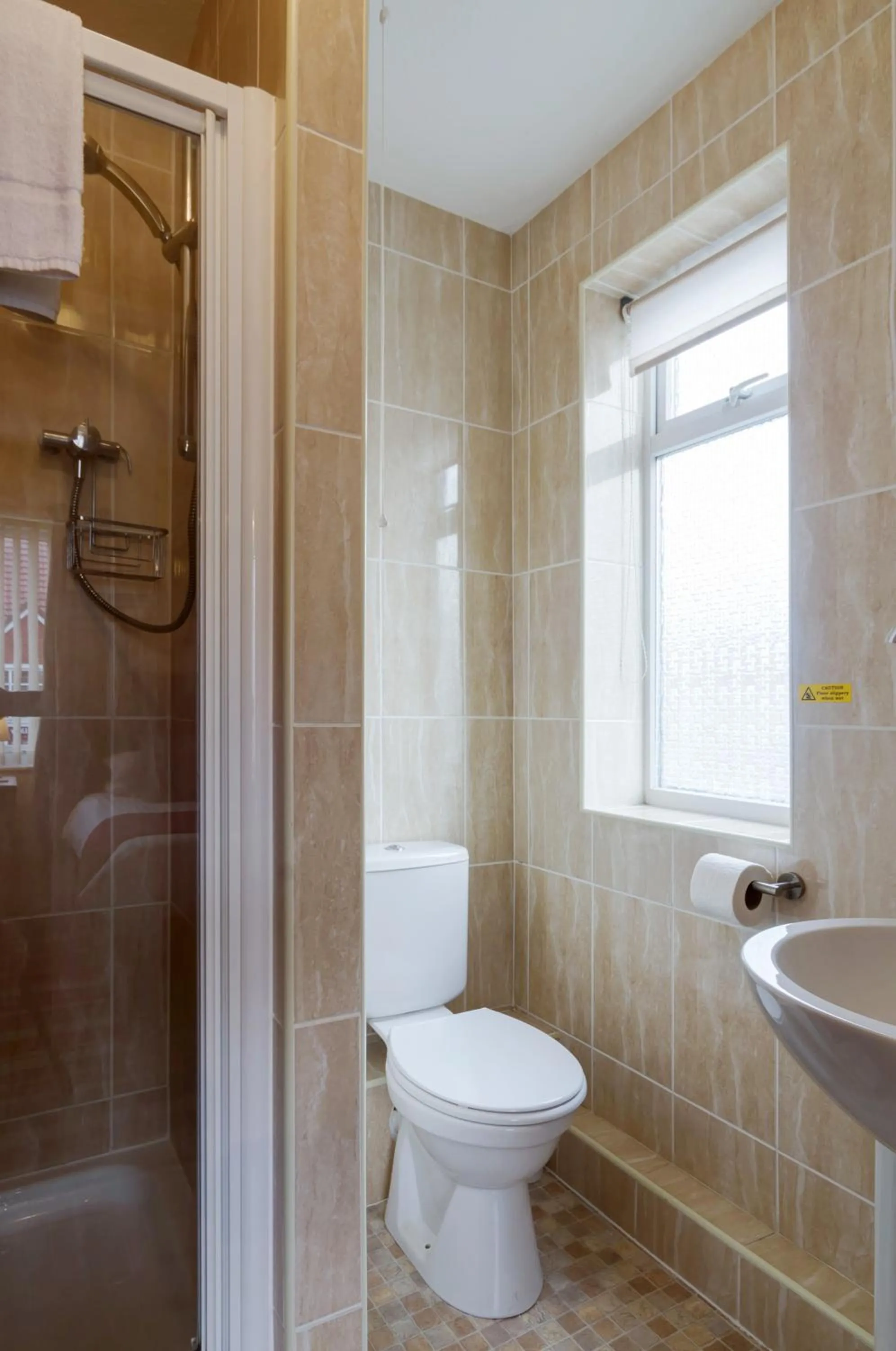 Bathroom in Stoneleigh Hotel
