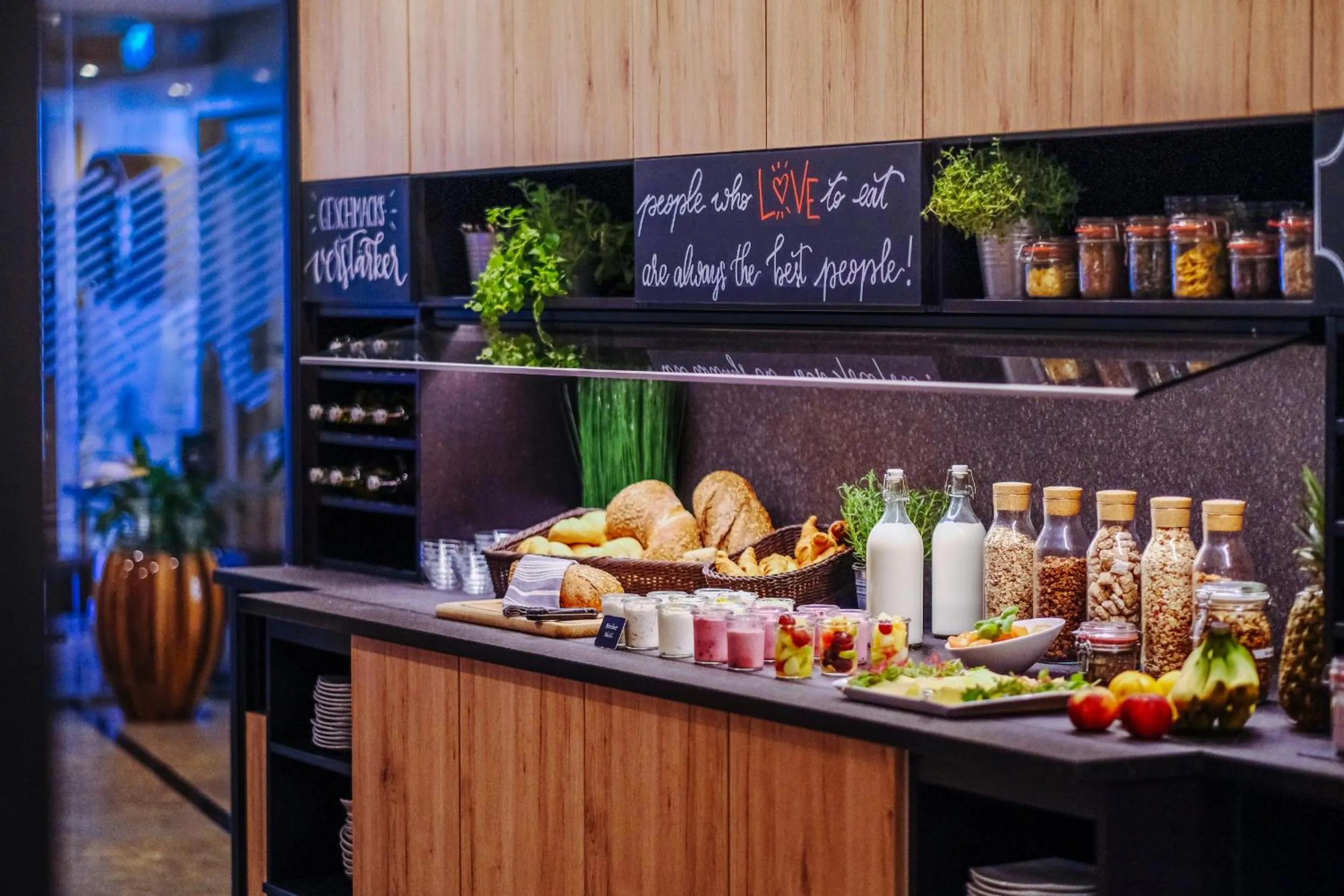 Food and drinks in Hotel Global Inn