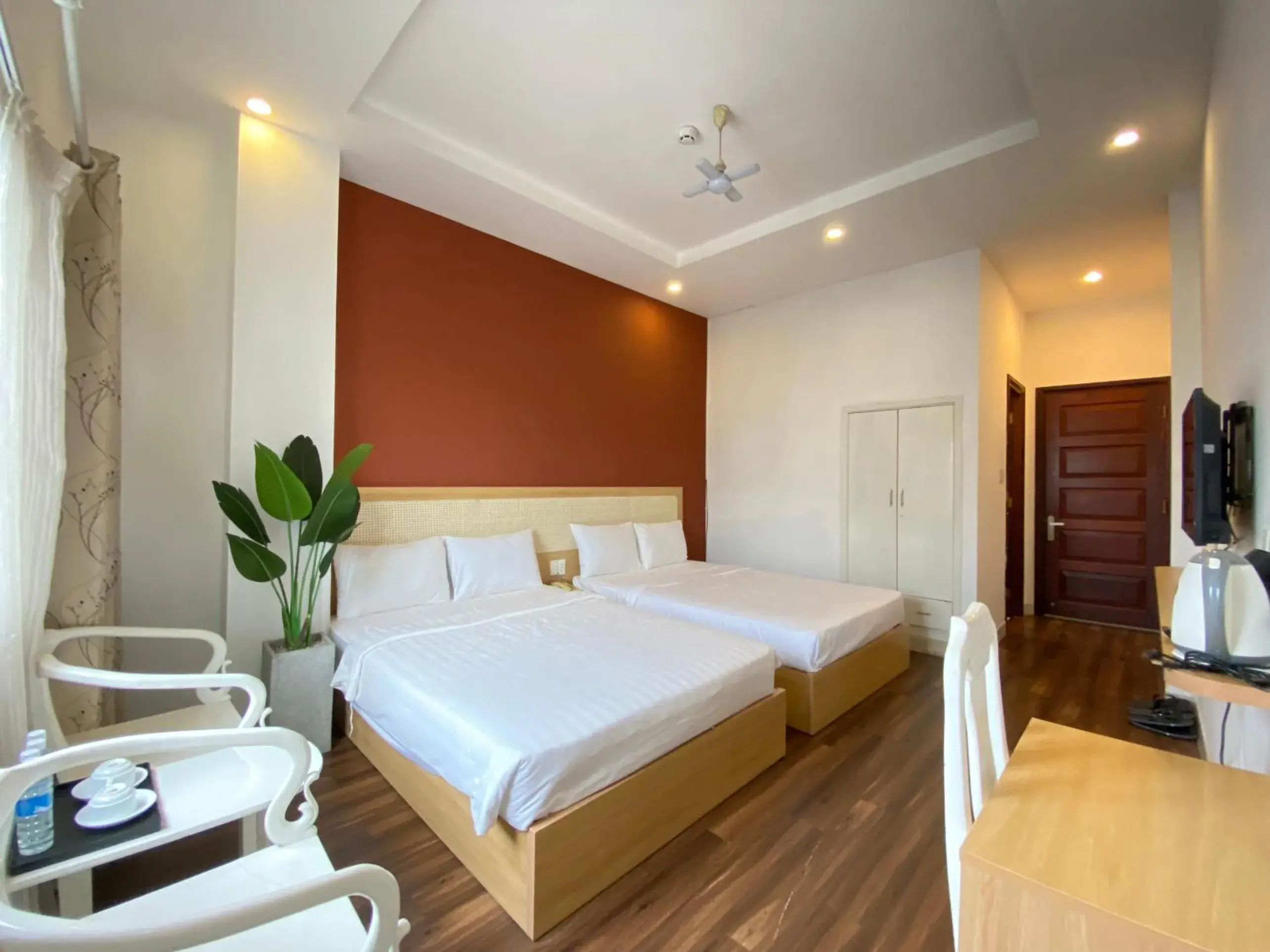 Deluxe Quadruple Room in Saigon Central Hotel Deluxe Quadruple Room in Saigon Central Hotel