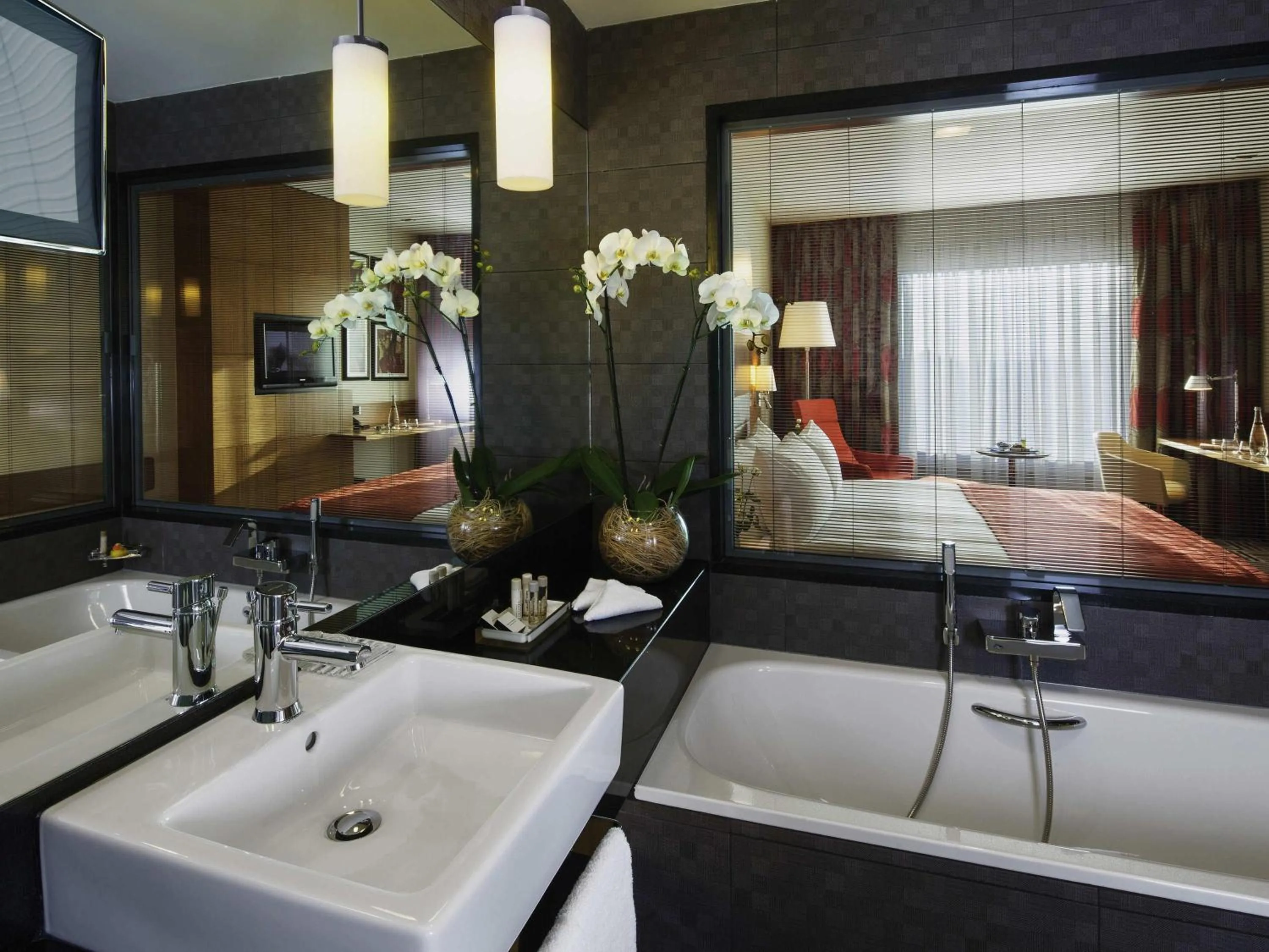 Bedroom, Bed in Movenpick Hotel Ankara