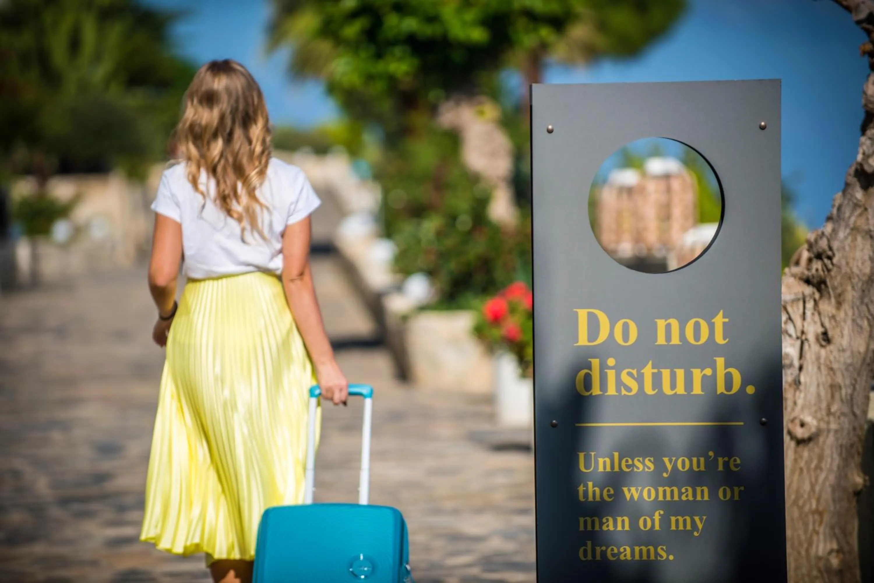 Logo/Certificate/Sign in Happy Cretan Suites