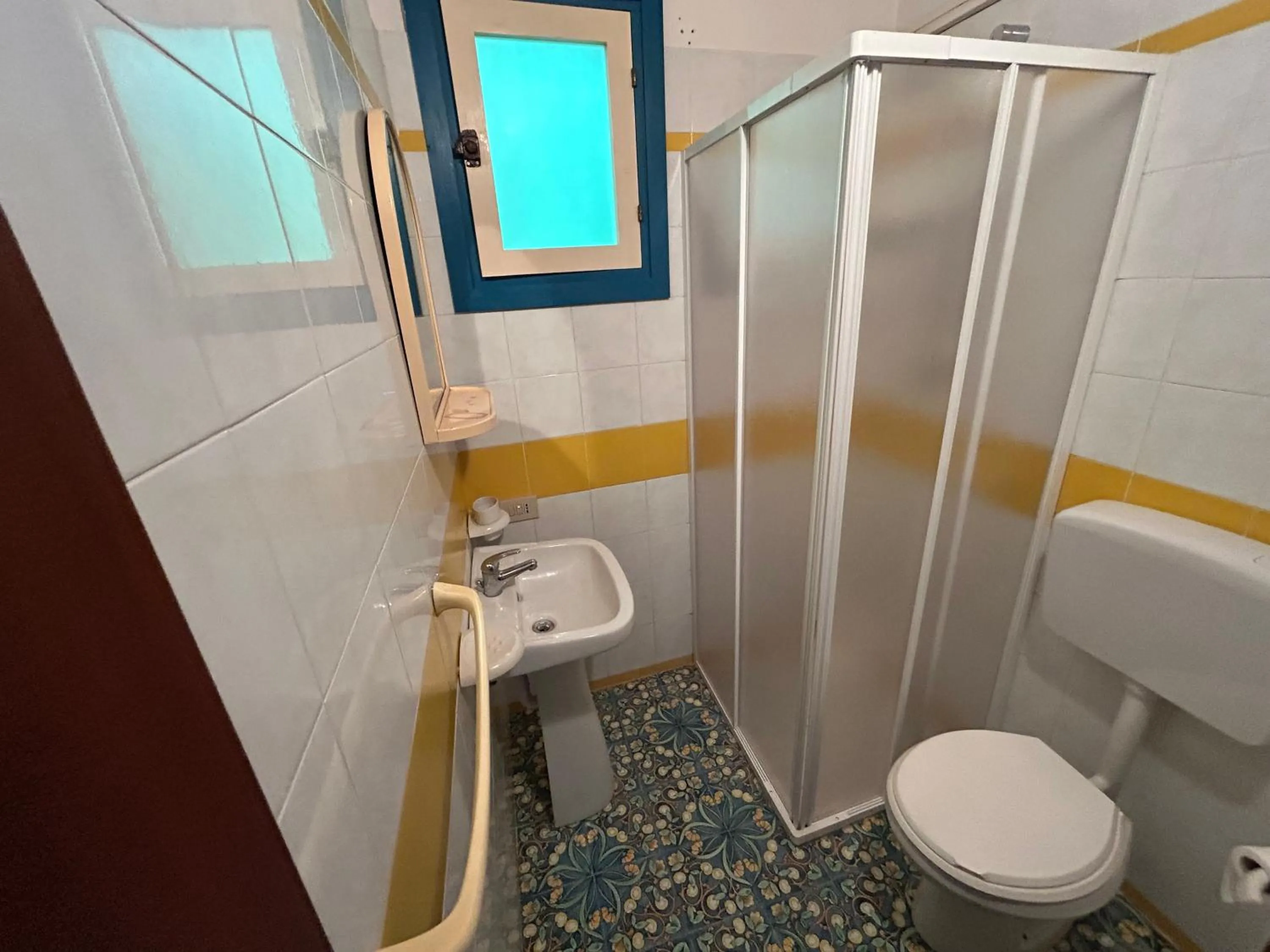 Shower in Federico Re