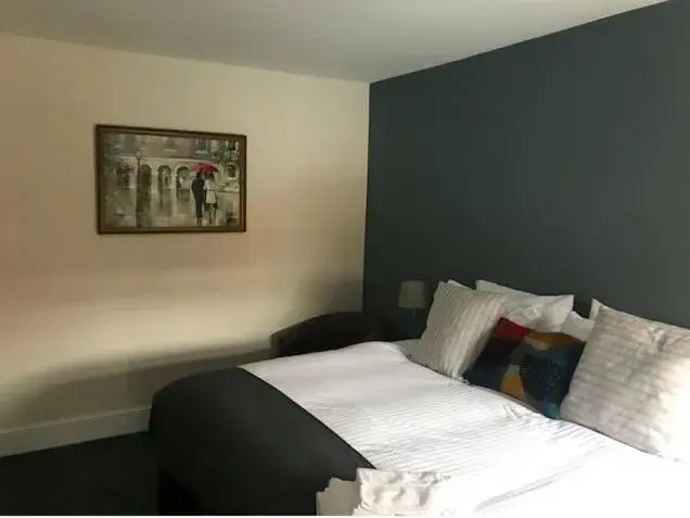 Deluxe Quadruple Room - single occupancy in Botley Townhouse Deluxe Quadruple Room - single occupancy in Botley Townhouse