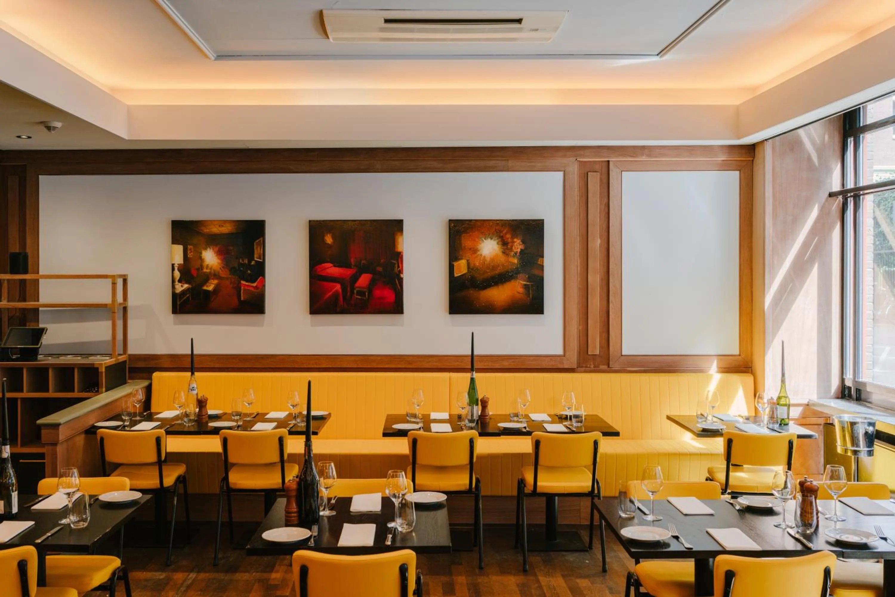 Restaurant/places to eat in Eden Studios and Apartments