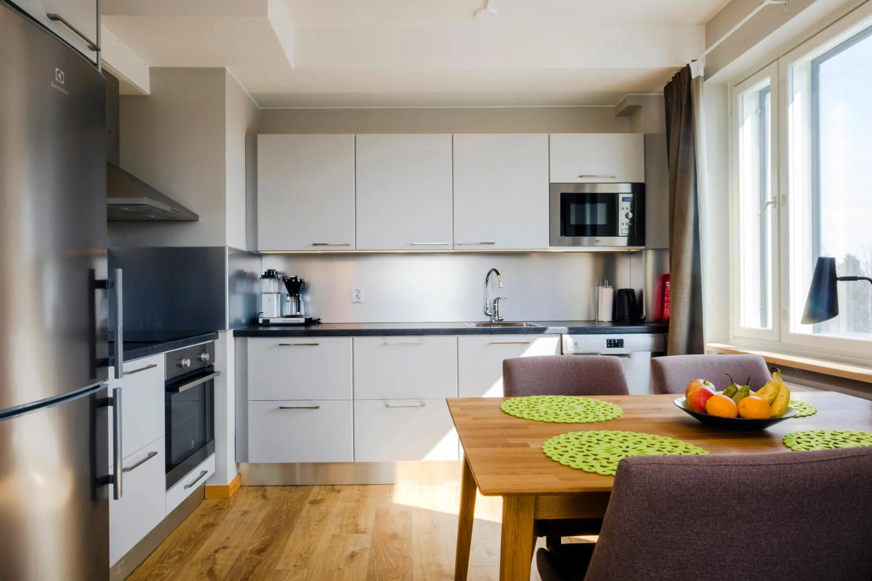 Kitchen or kitchenette in Hotelli Toivola