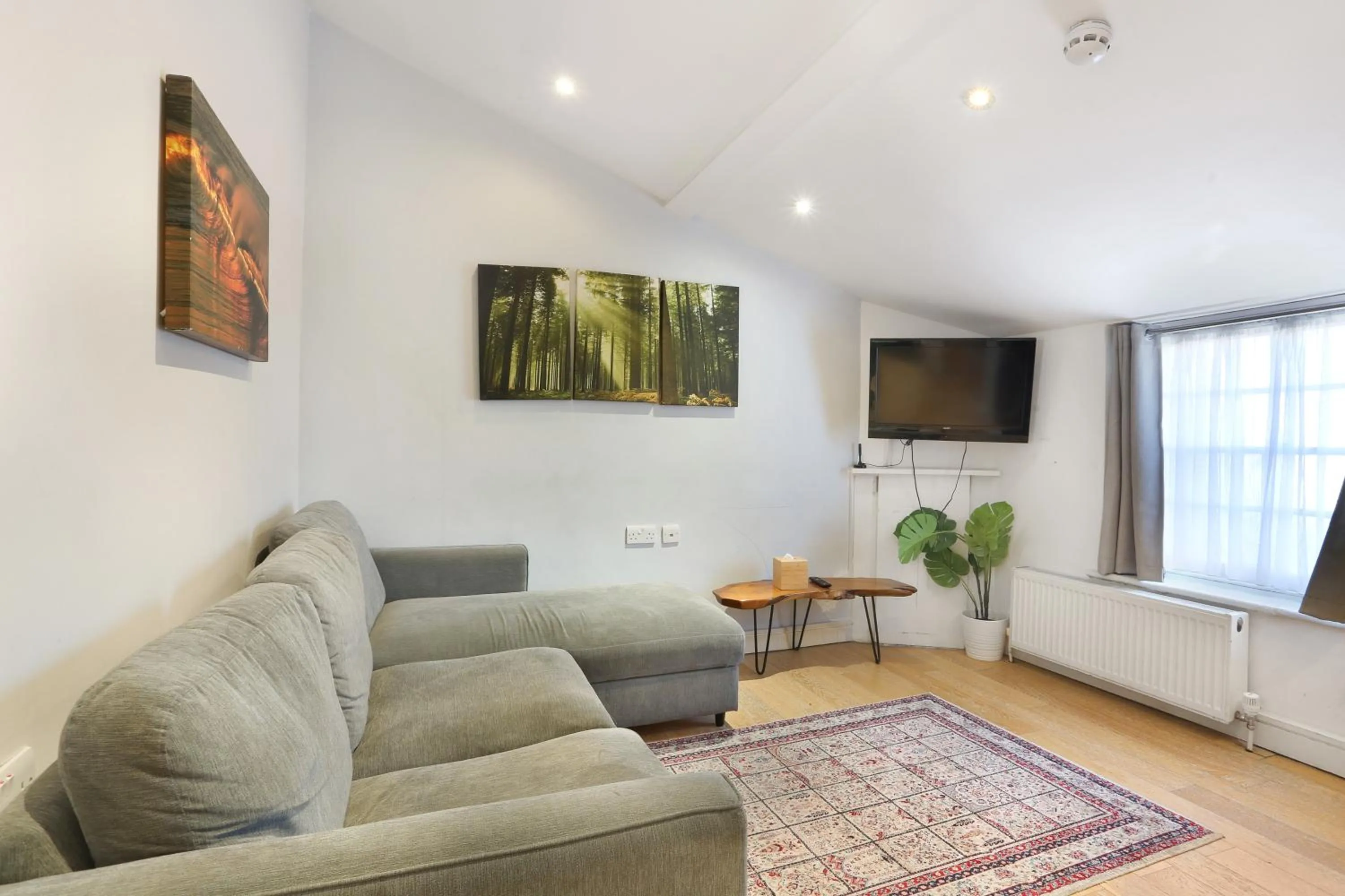 Living room in BeiRoom Hyde Park Apartments