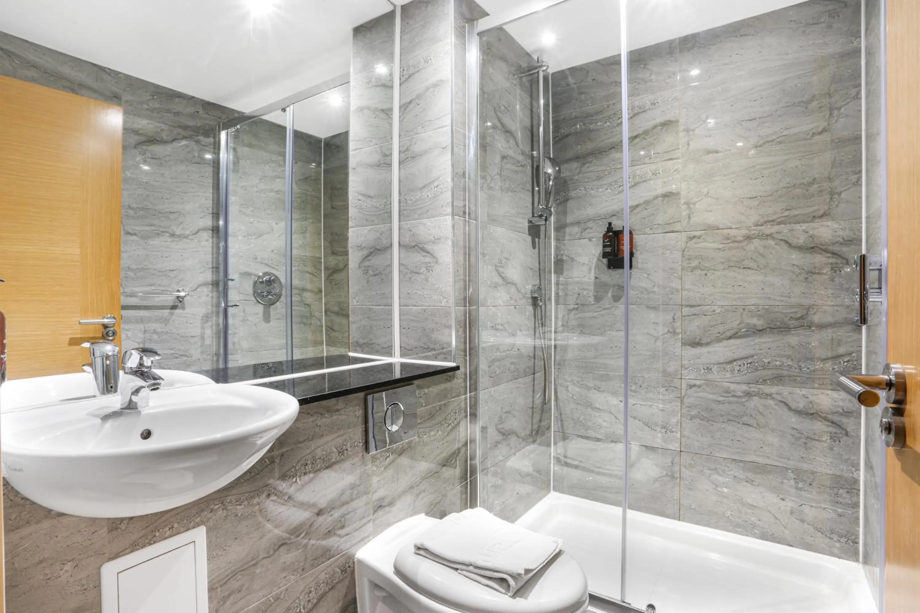 Bathroom in BeiRoom Hyde Park Apartments