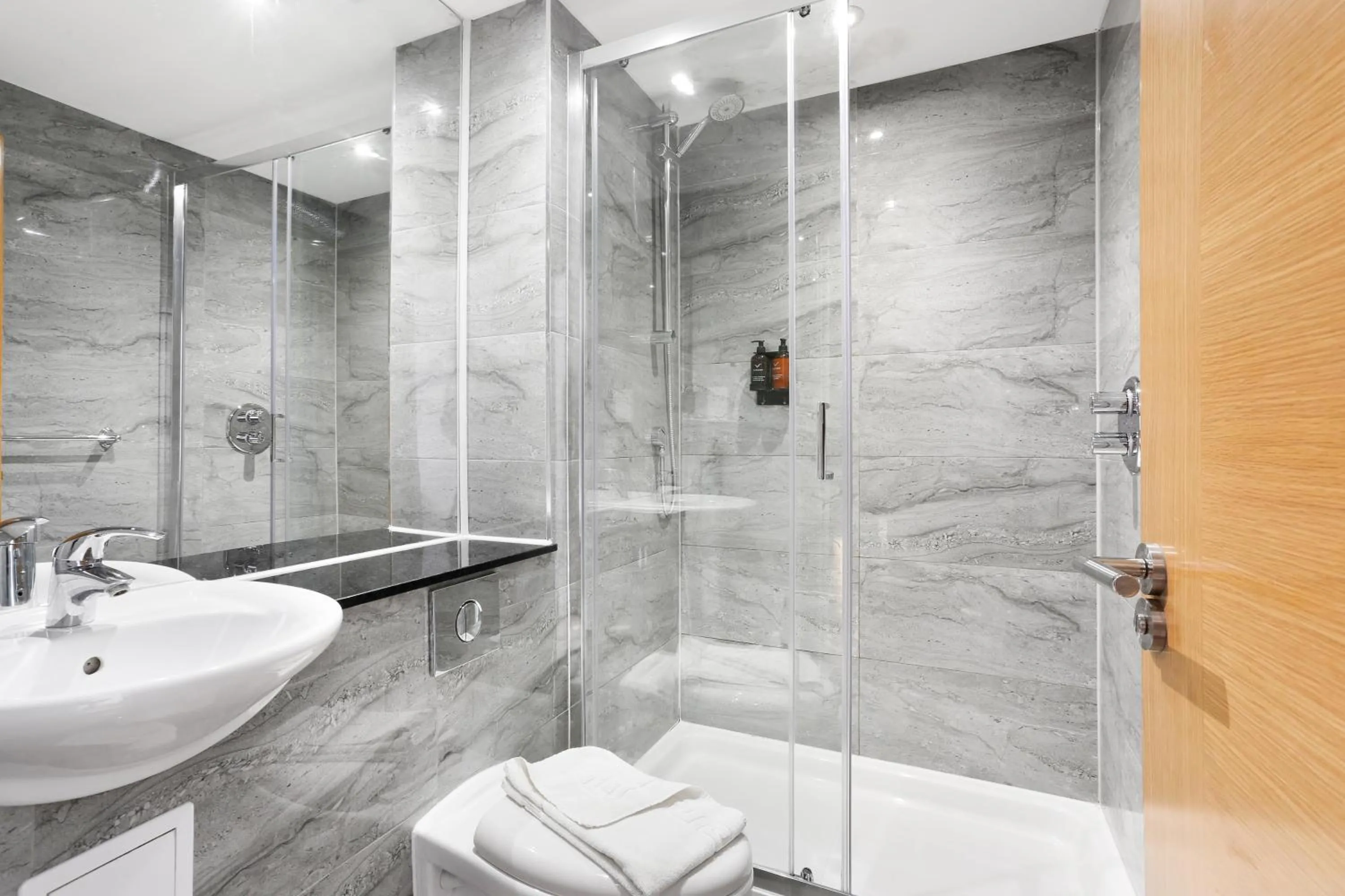 Bathroom in BeiRoom Hyde Park Apartments