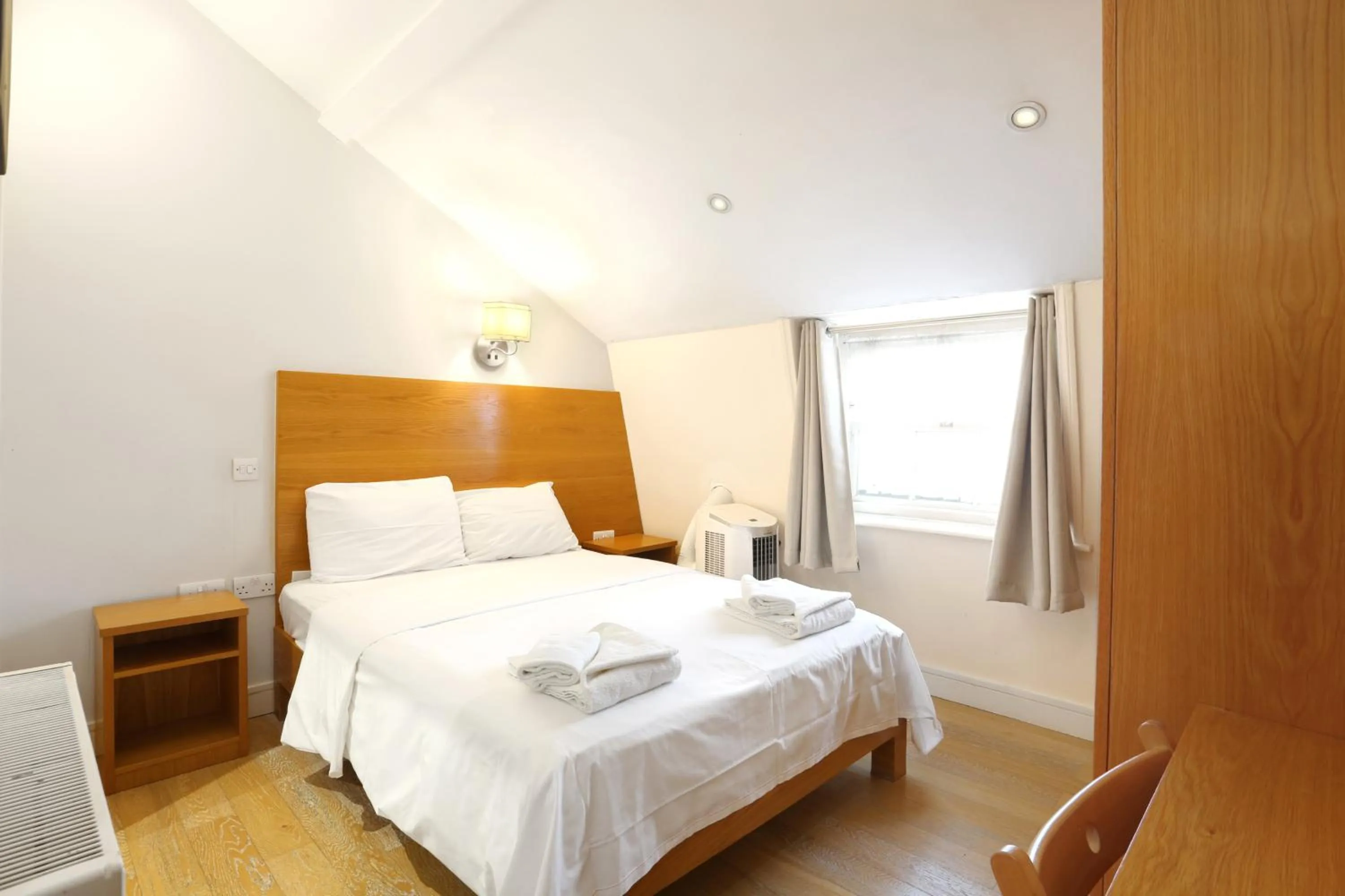 Bed in BeiRoom Hyde Park Apartments