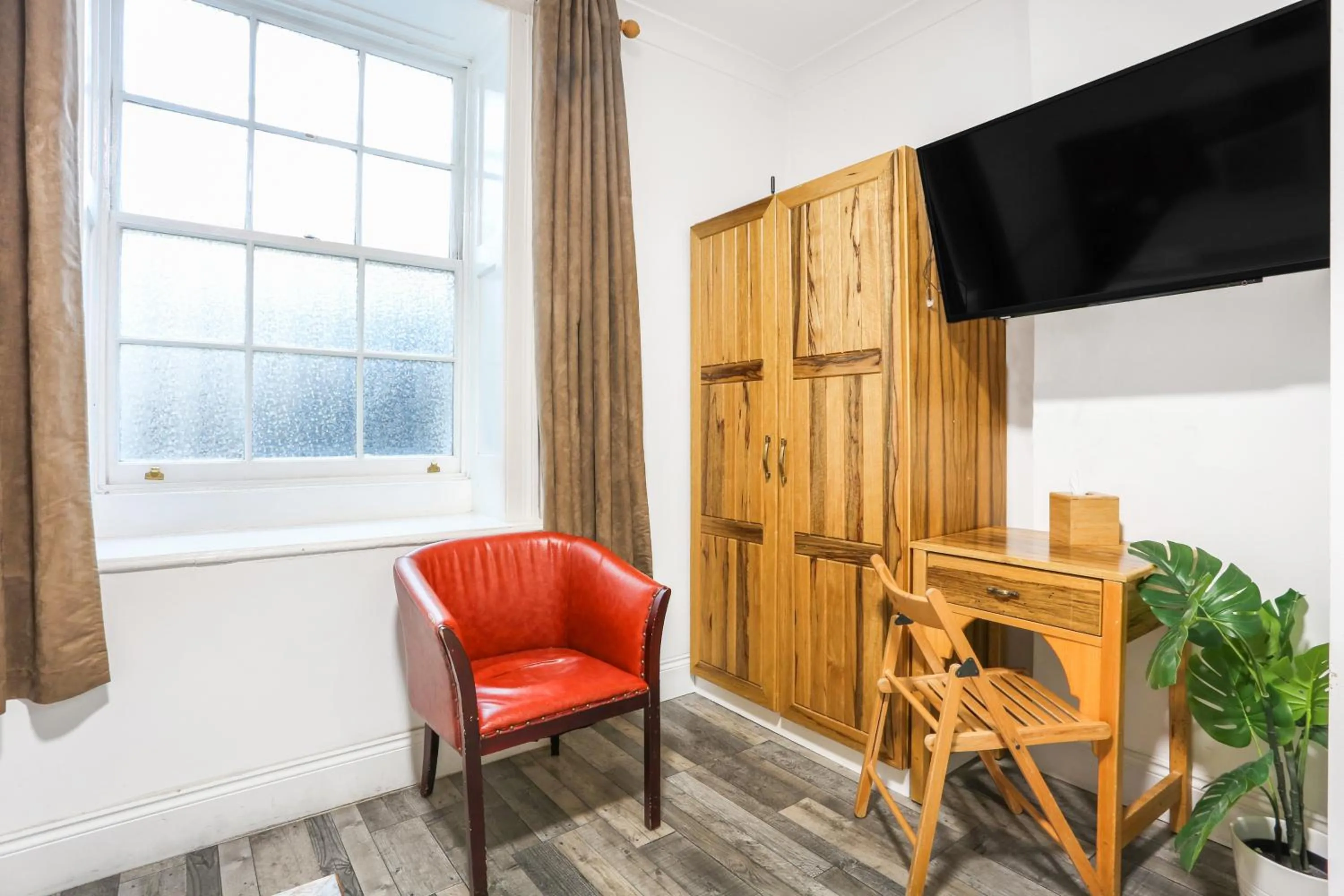 TV and multimedia in BeiRoom Hyde Park Apartments