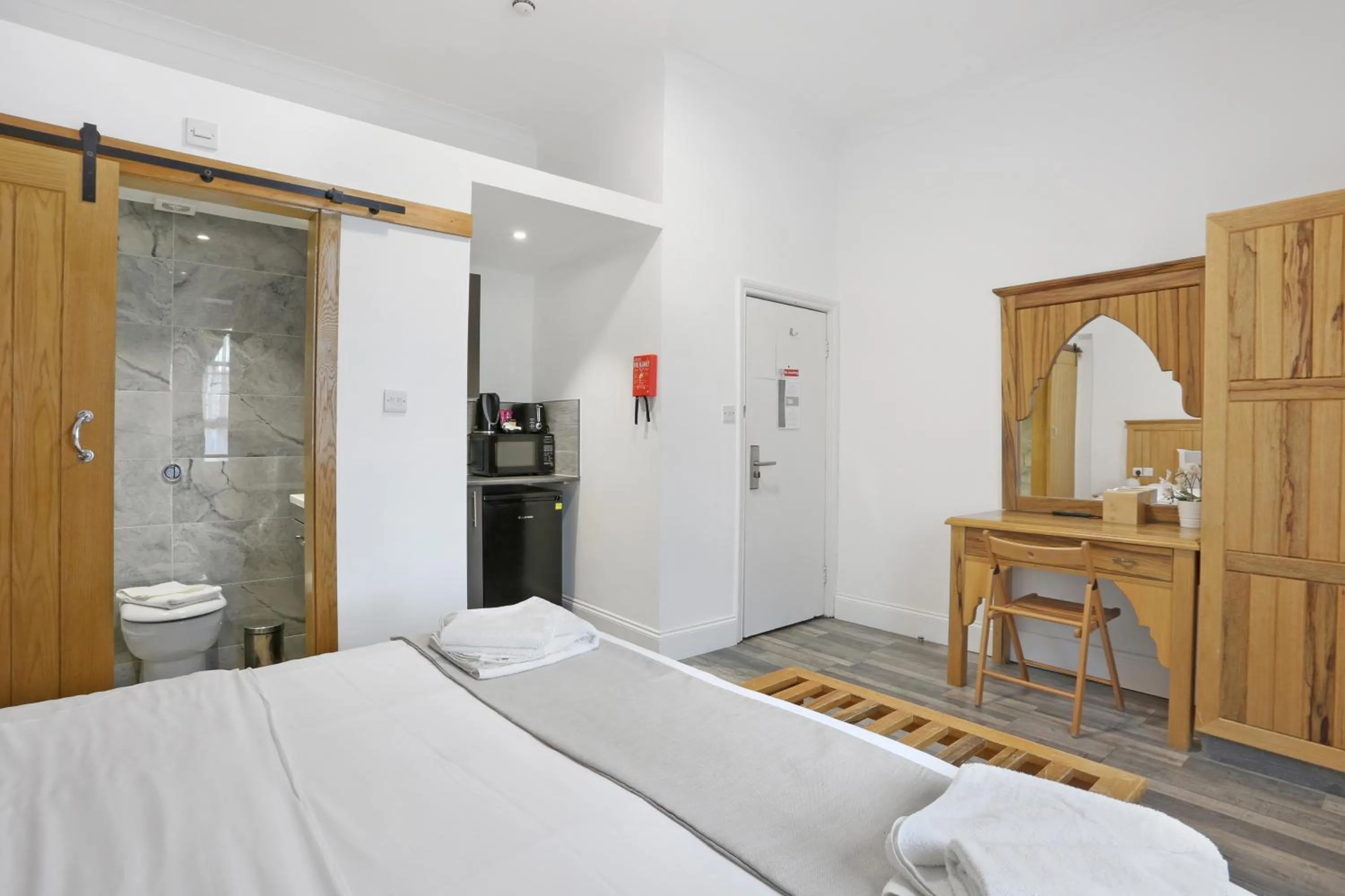 Photo of the whole room, Bed in BeiRoom Hyde Park Apartments