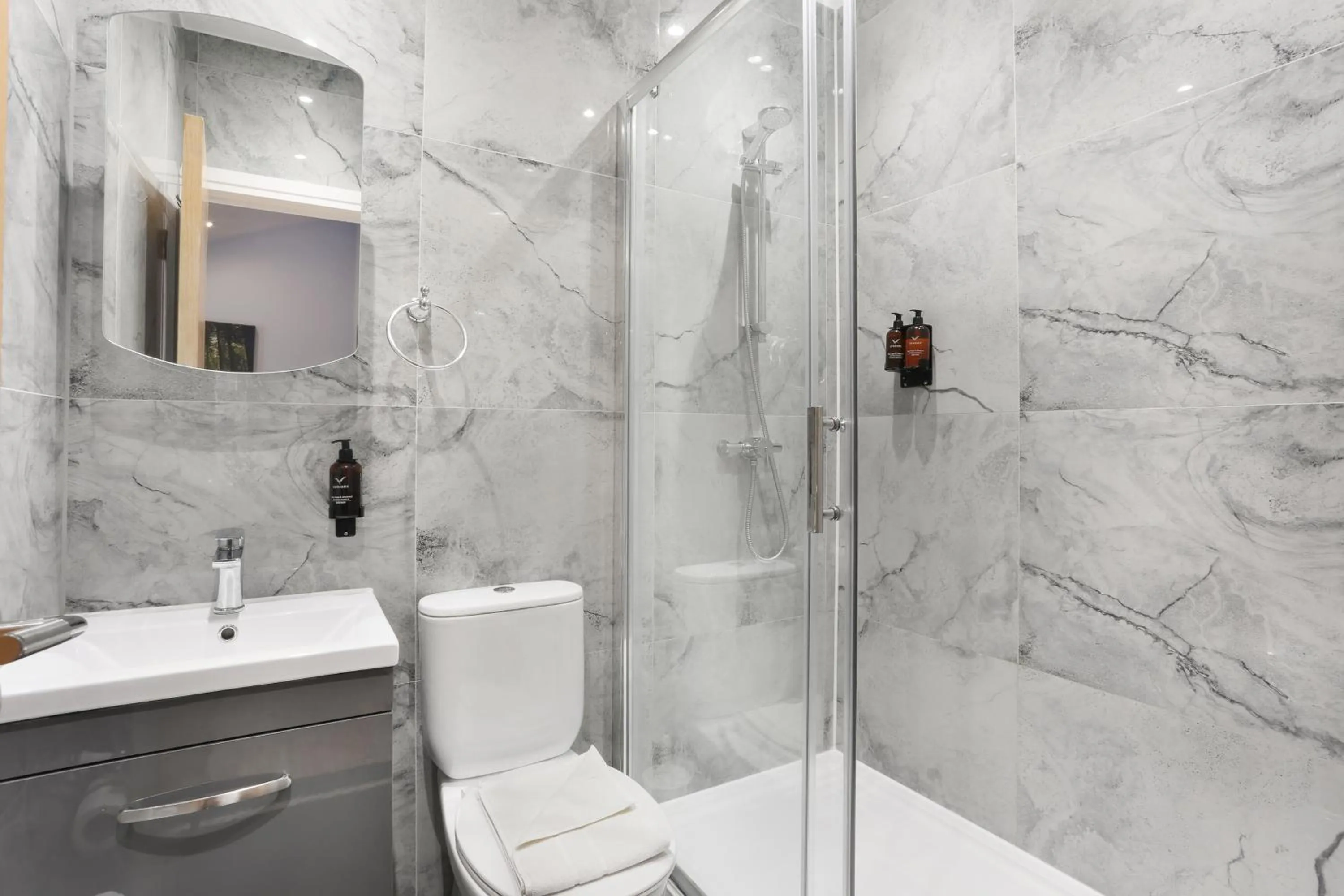 Bathroom in BeiRoom Hyde Park Apartments