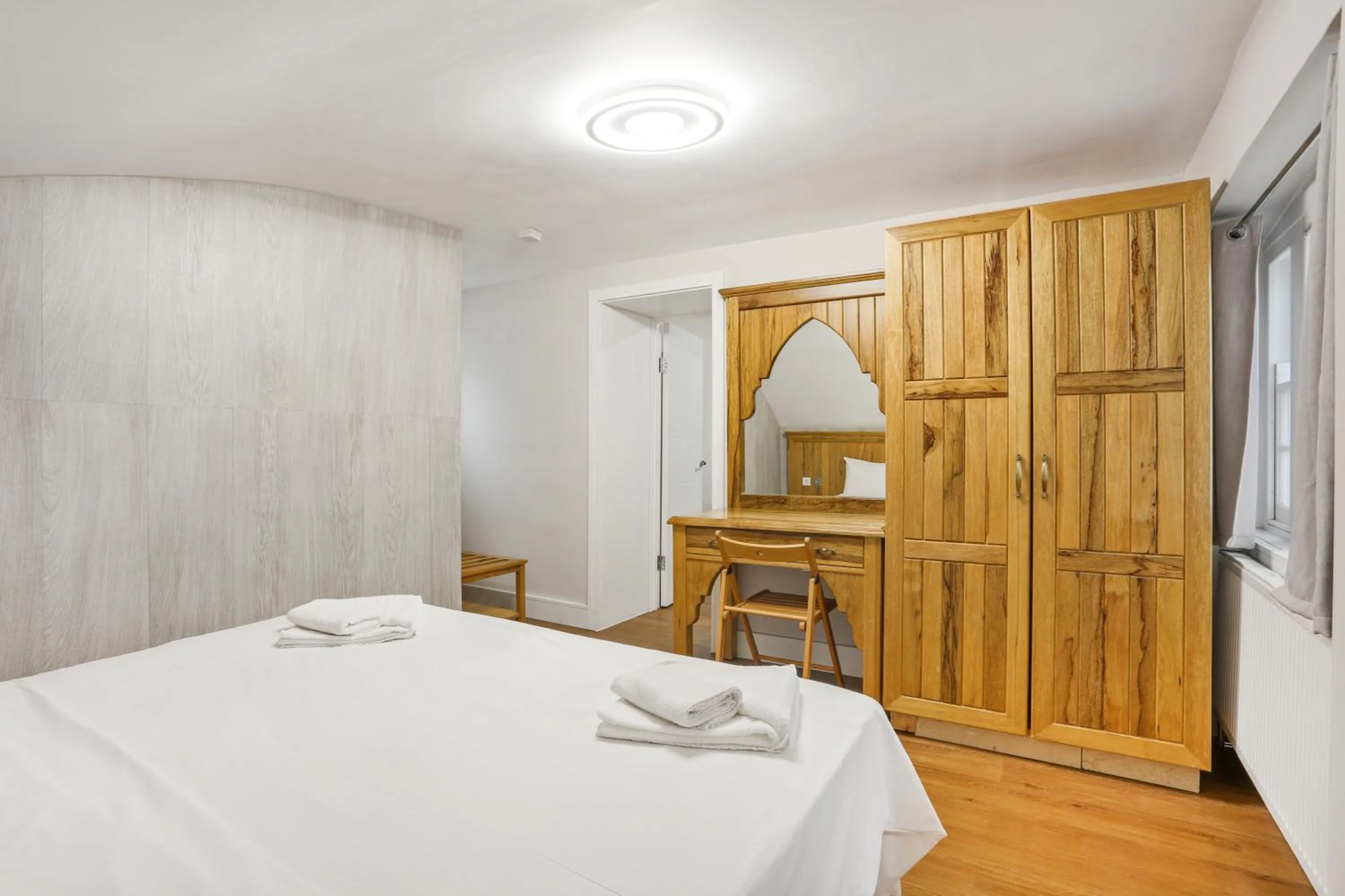 Bedroom, Bed in BeiRoom Hyde Park Apartments