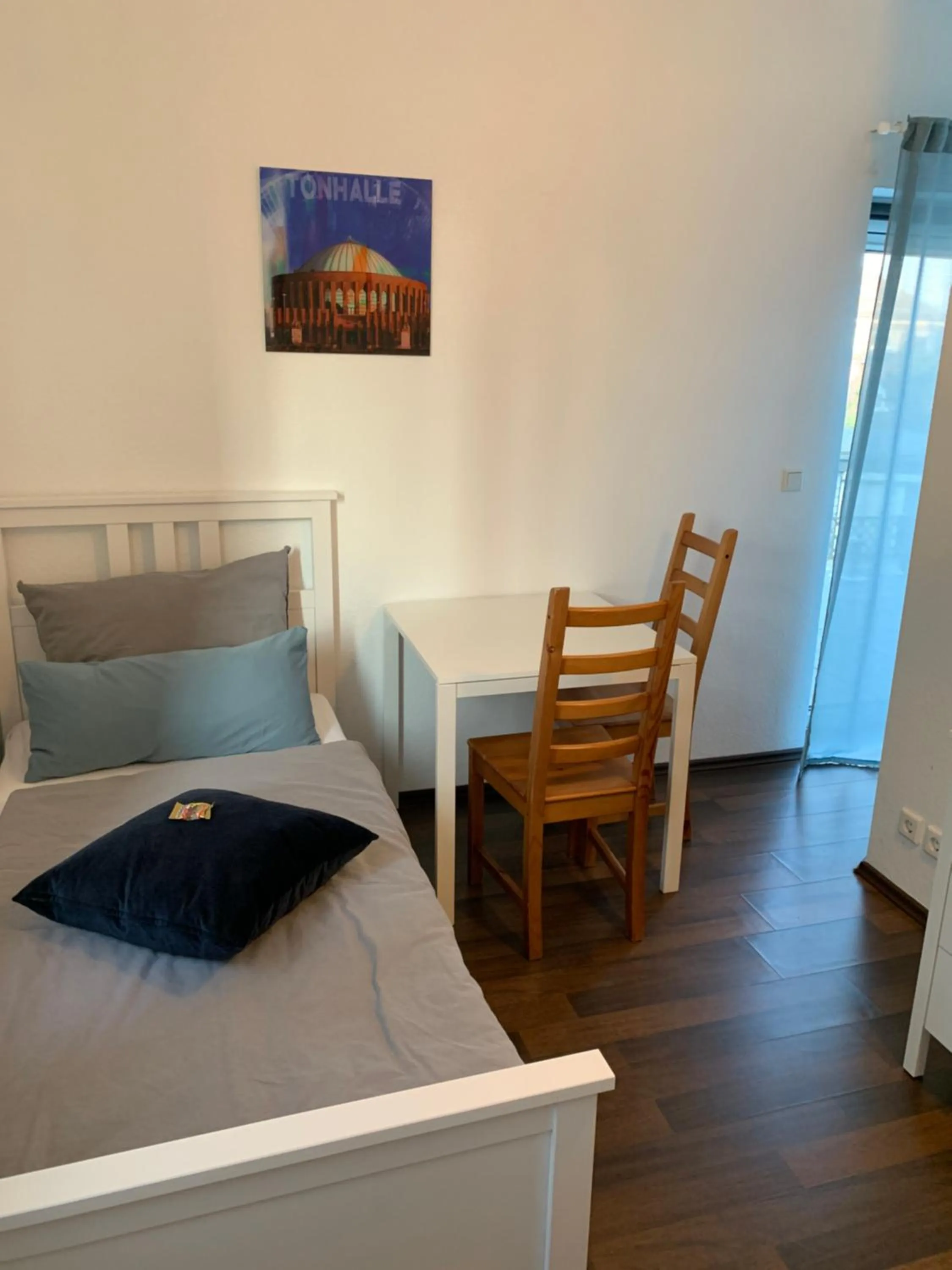 Bedroom, Bed in Zum armen Mann