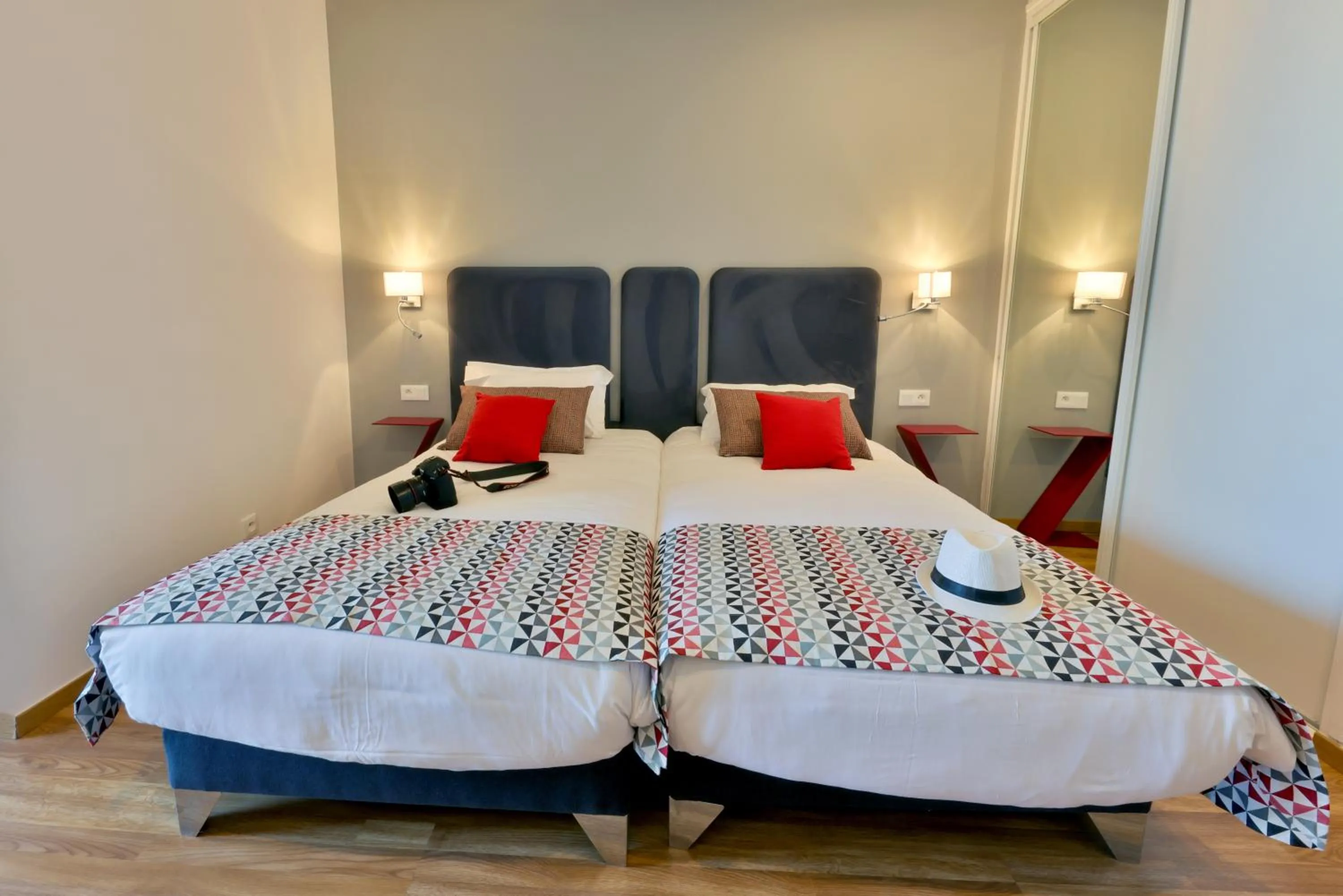 Bed in Hôtel Méditerranée
