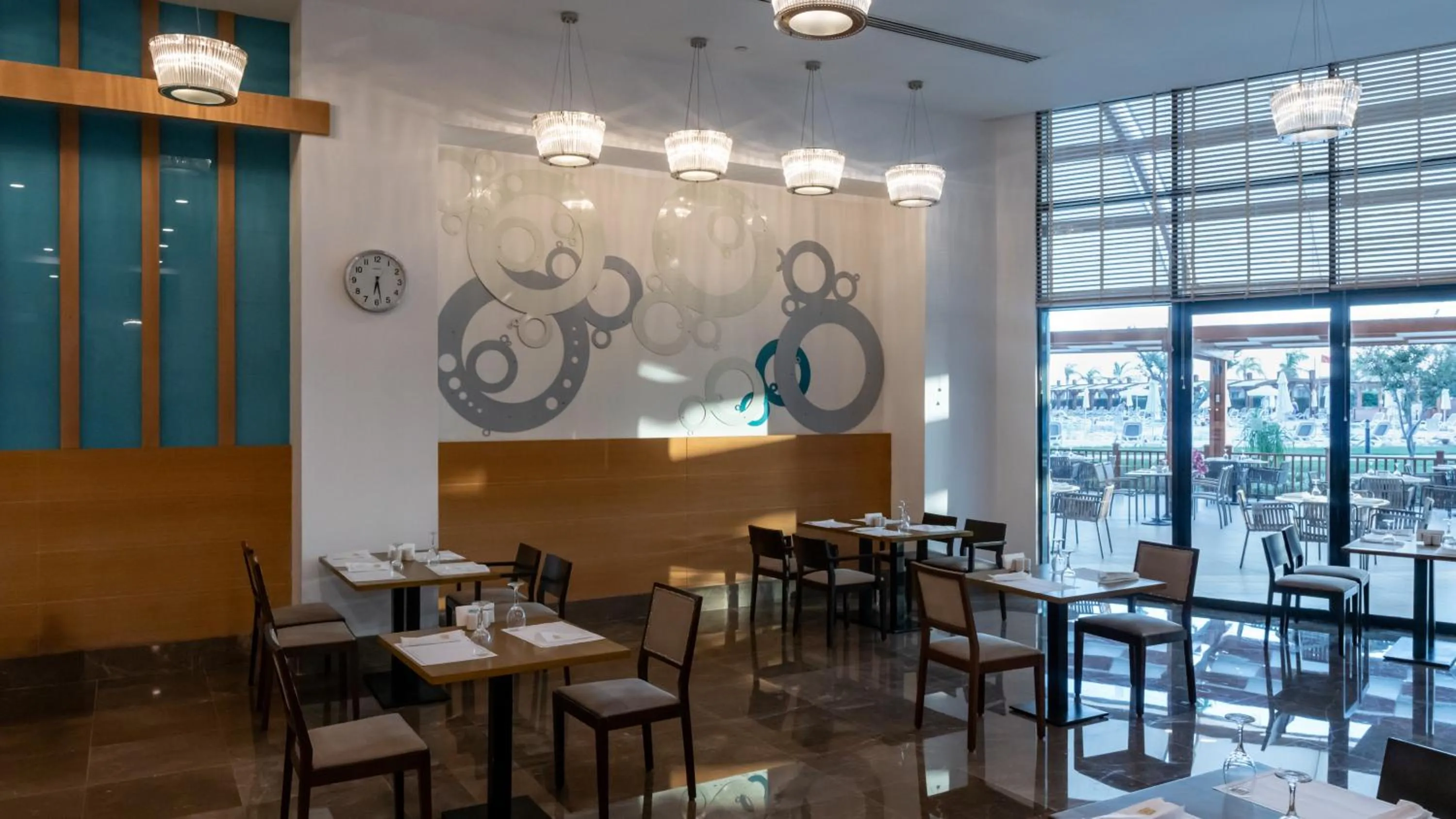 Restaurant/places to eat in Baia Lara Hotel