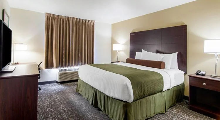 Bed in Cobblestone Hotel & Suites - Torrington