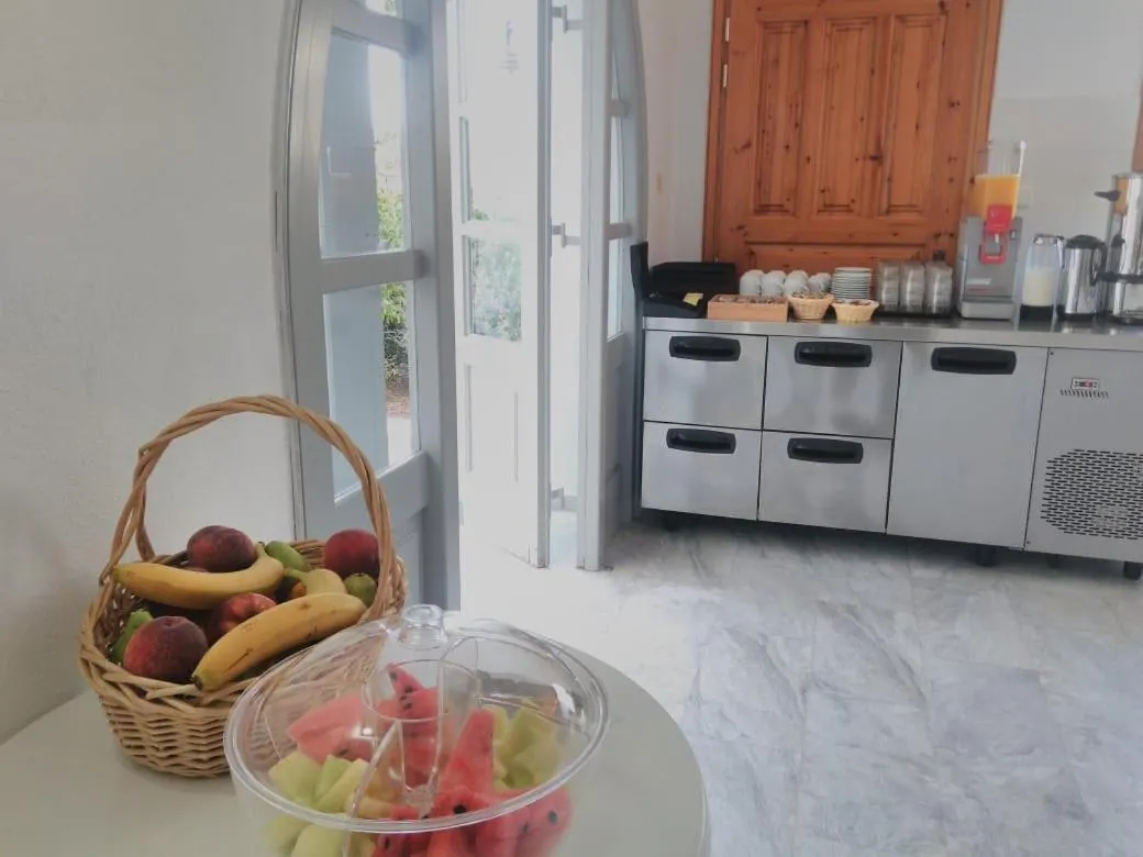 Food and drinks in Roussos Beach Hotel