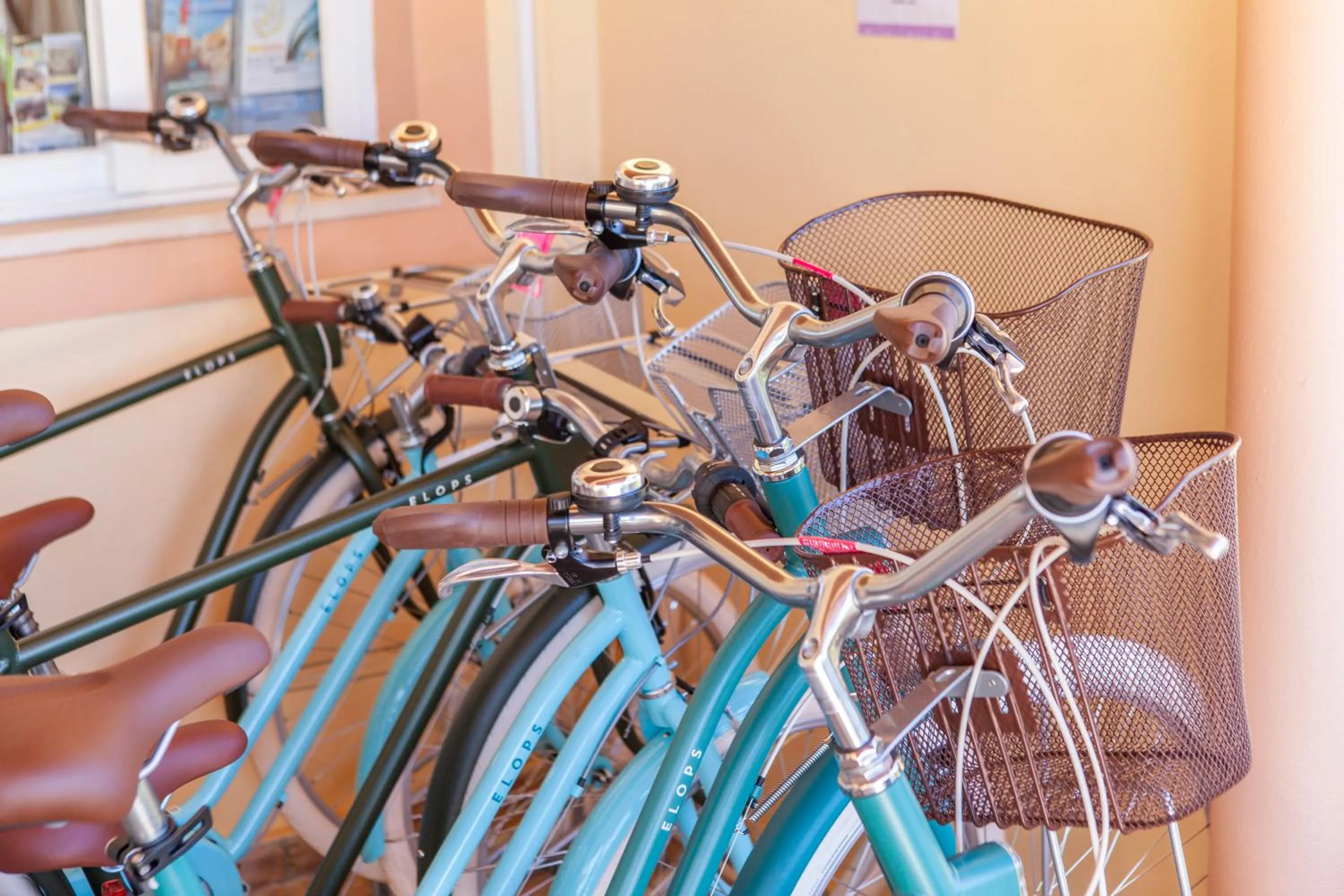 Cycling in Atalaia Sol Aparthotel - tennis & heated pool in winter