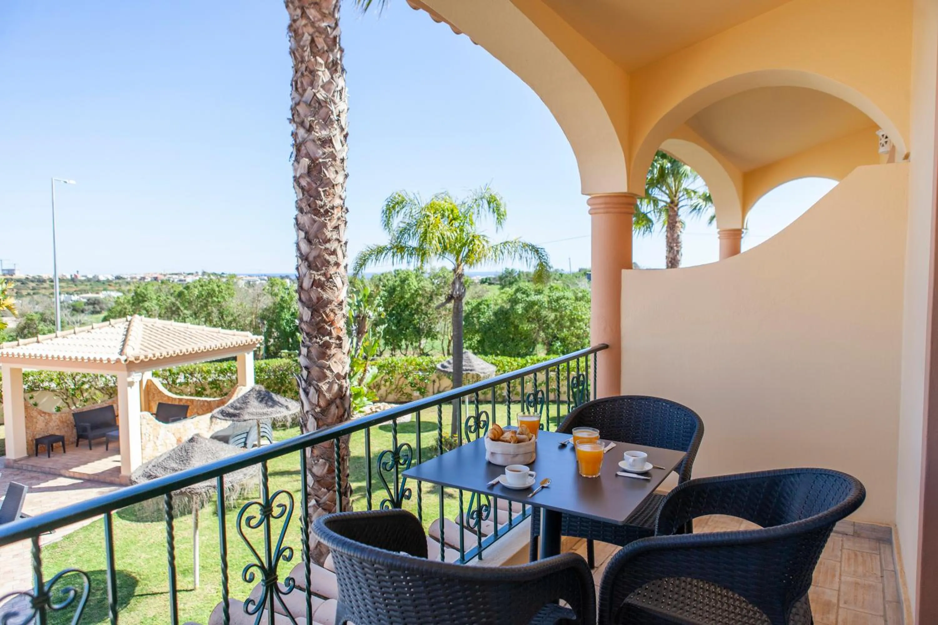 Balcony/Terrace in Atalaia Sol Aparthotel - tennis & heated pool in winter