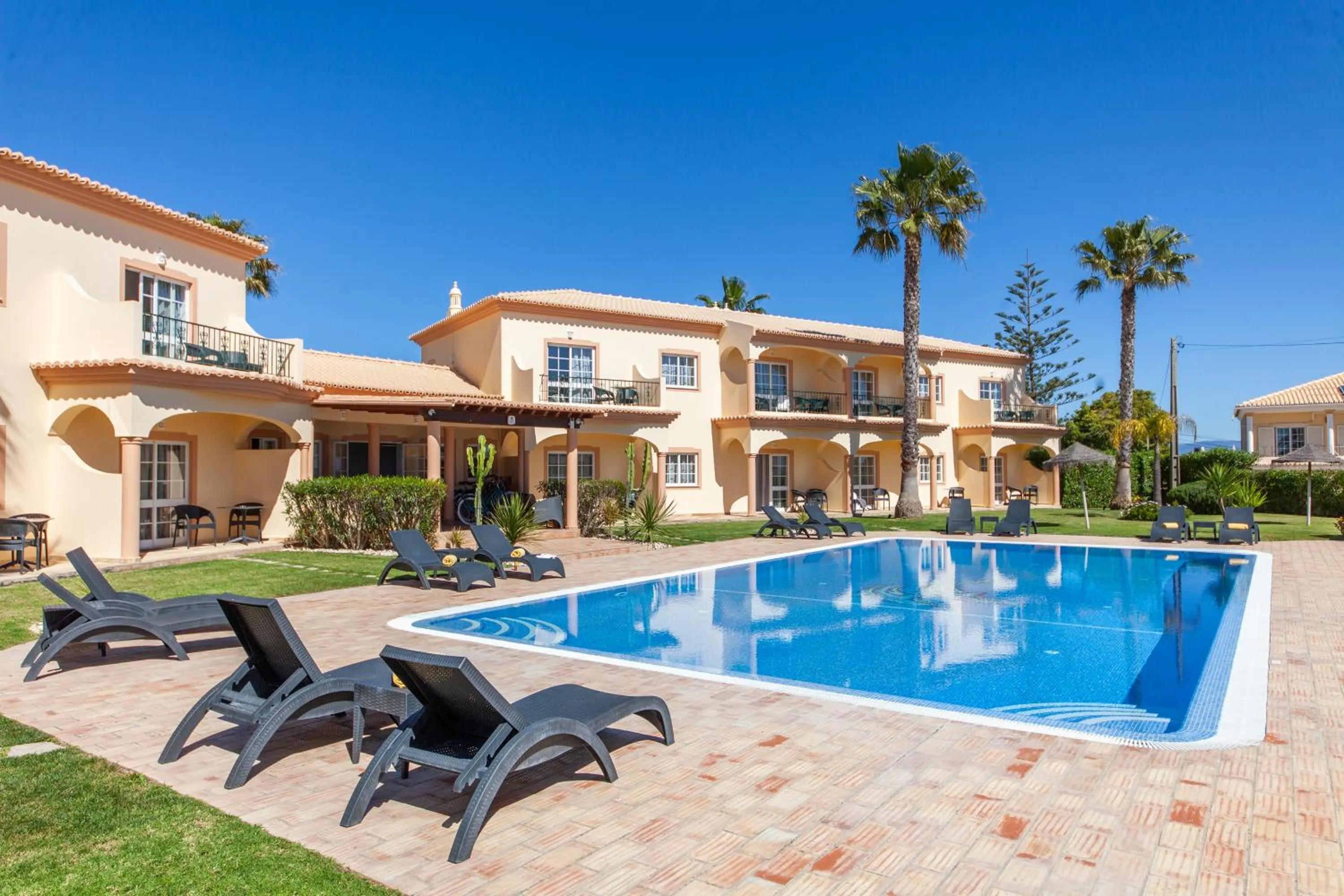 Swimming pool in Atalaia Sol Aparthotel - tennis & heated pool in winter