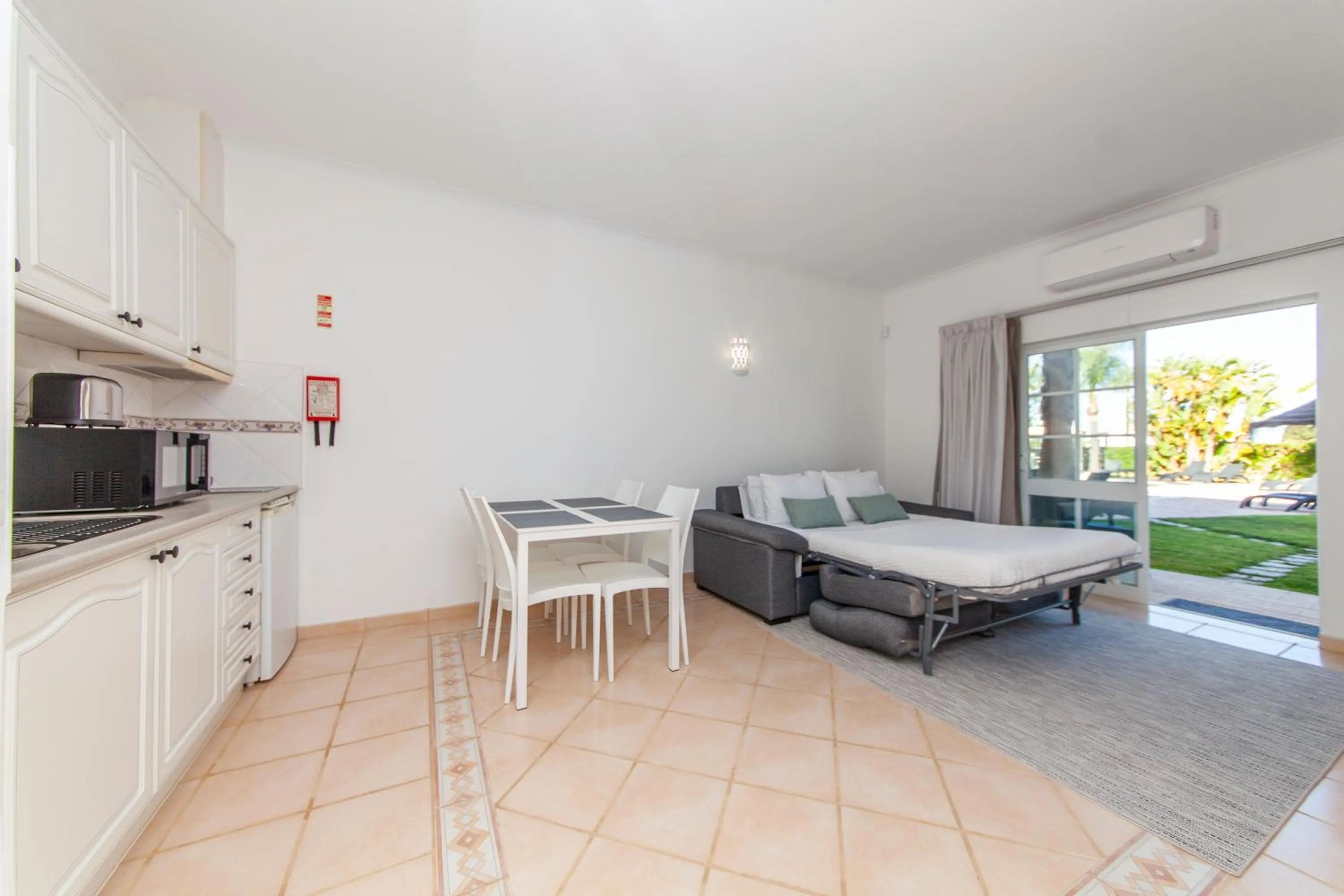 Living room in Atalaia Sol Aparthotel - tennis & heated pool in winter