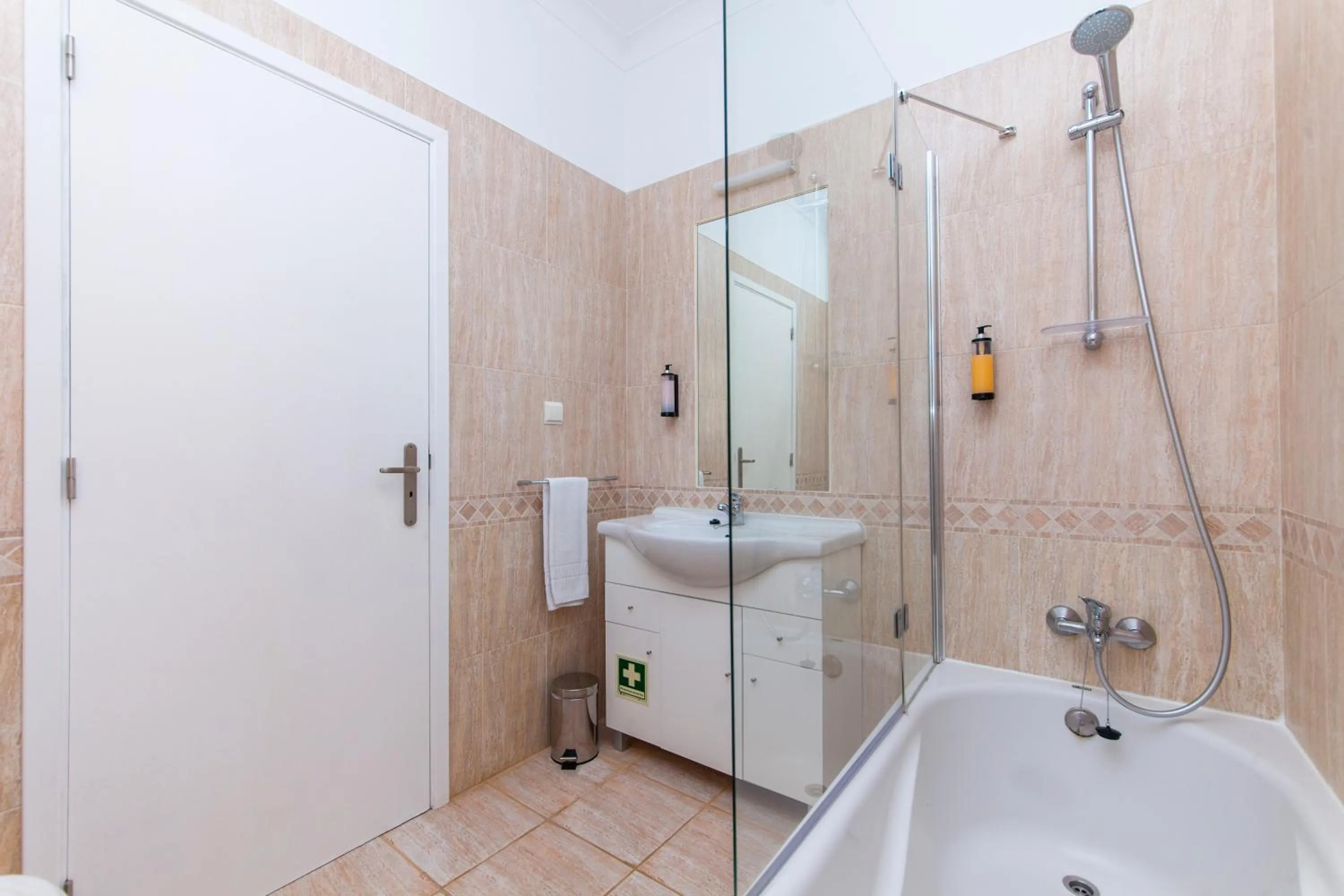 Shower in Atalaia Sol Aparthotel - tennis & heated pool in winter