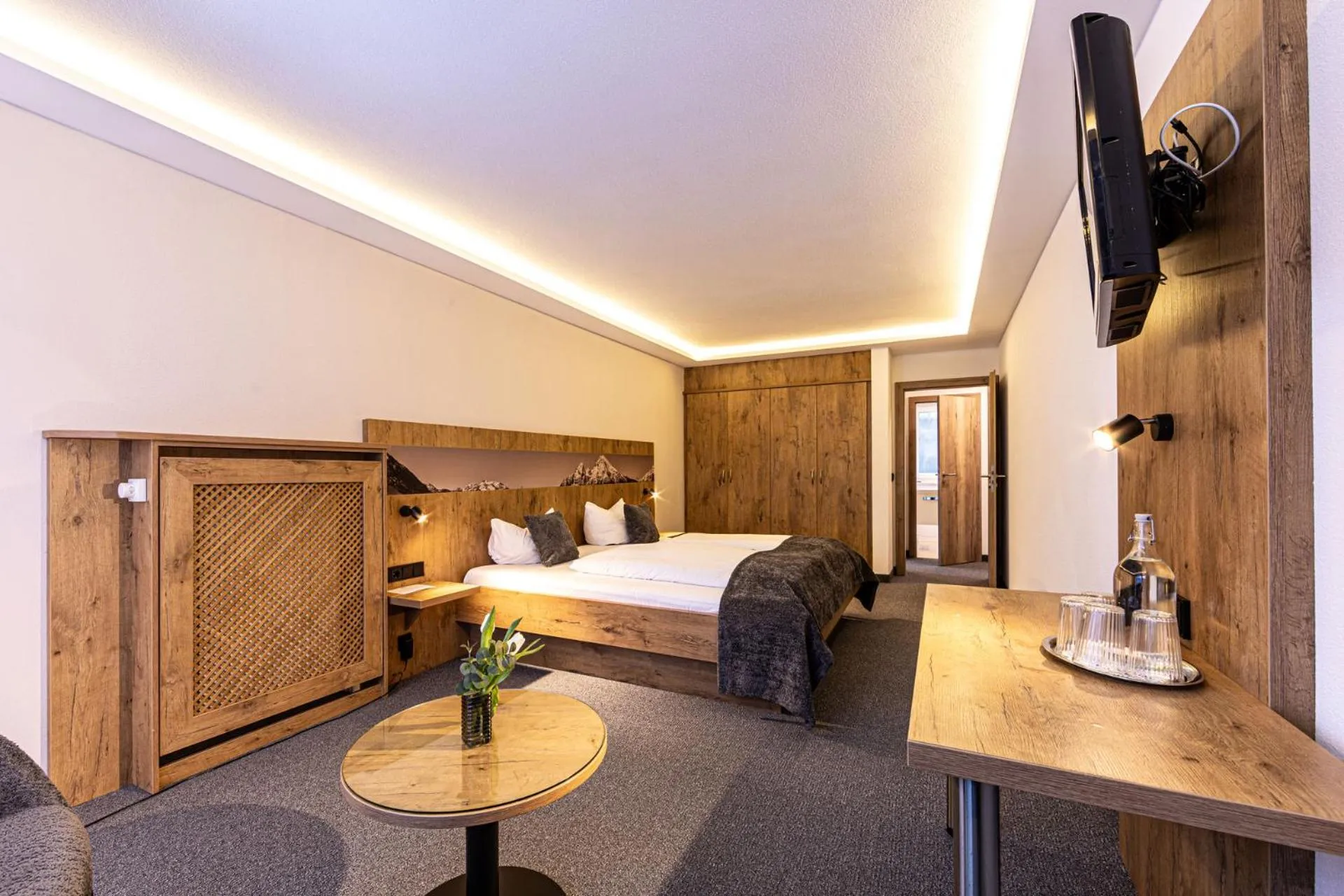 Photo of the whole room, Bed in Hotel AlpinaRos