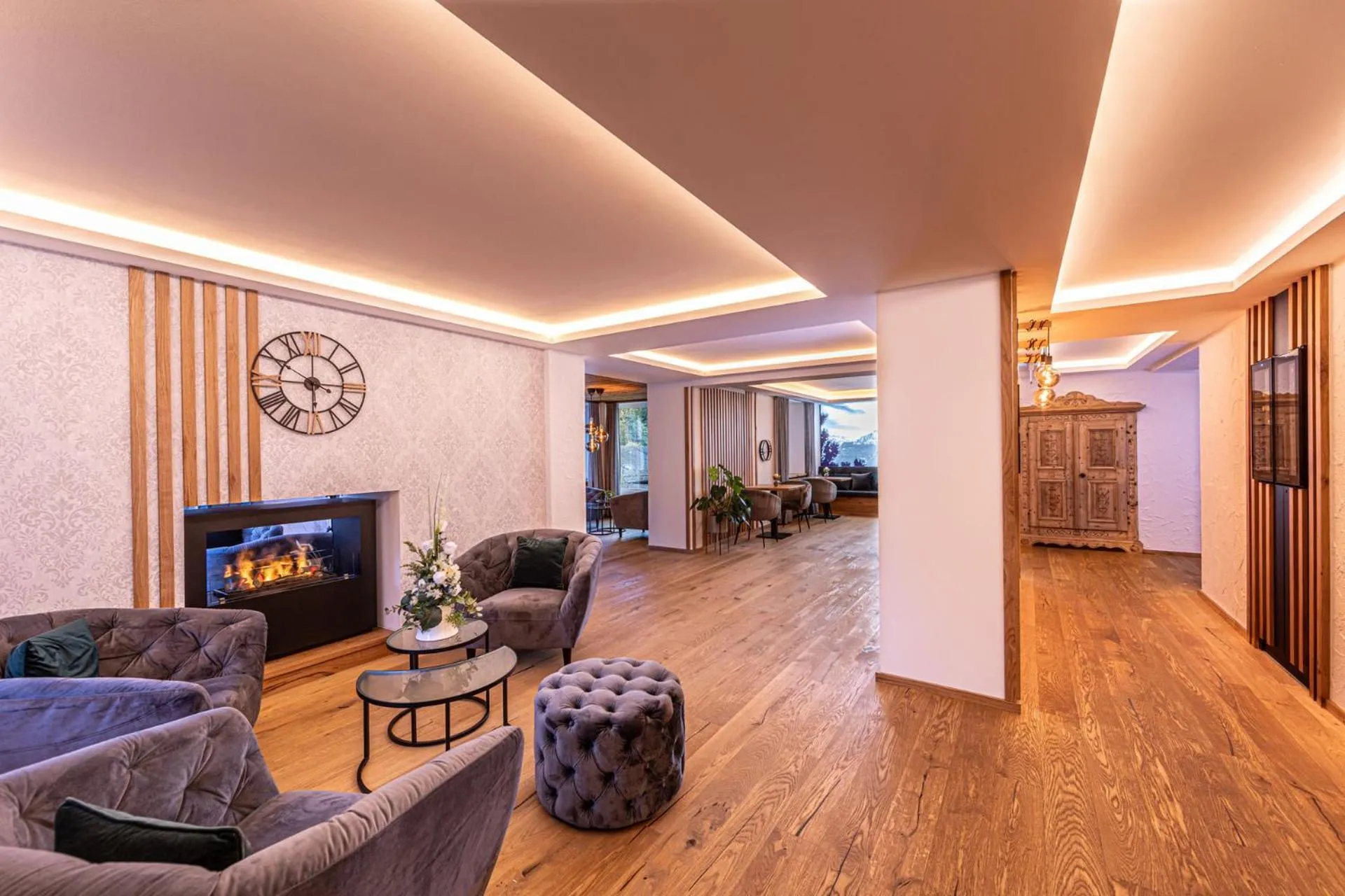 Lobby or reception in Hotel AlpinaRos