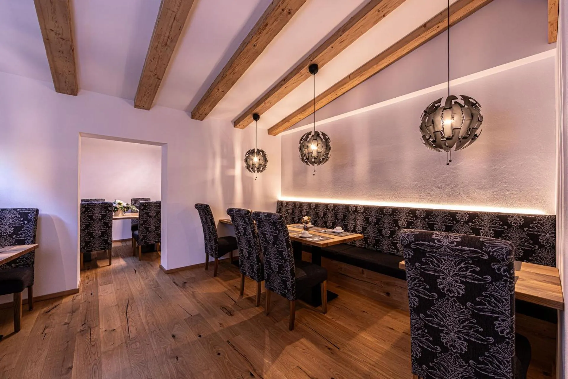 Breakfast in Hotel AlpinaRos