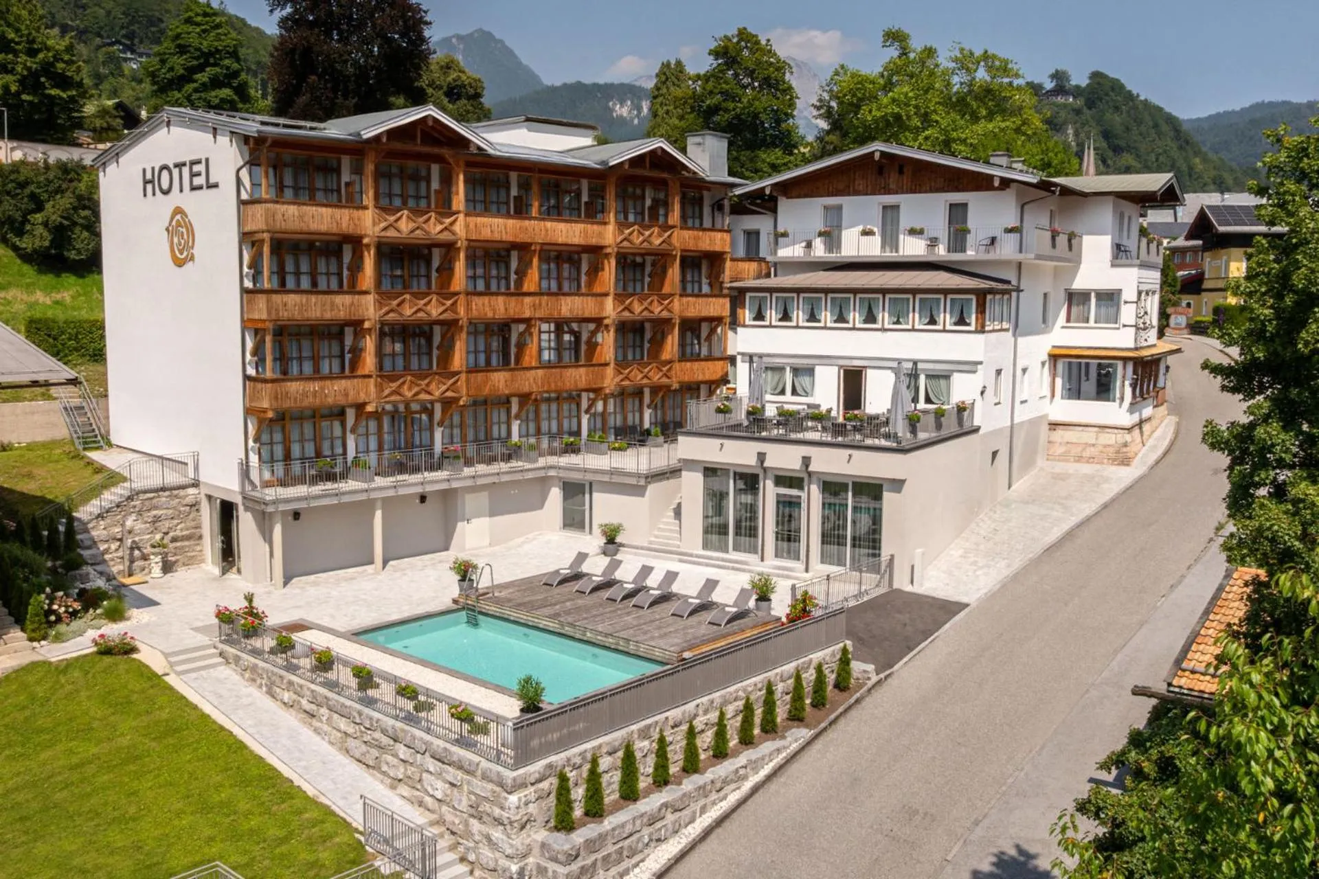 Property building in Hotel AlpinaRos