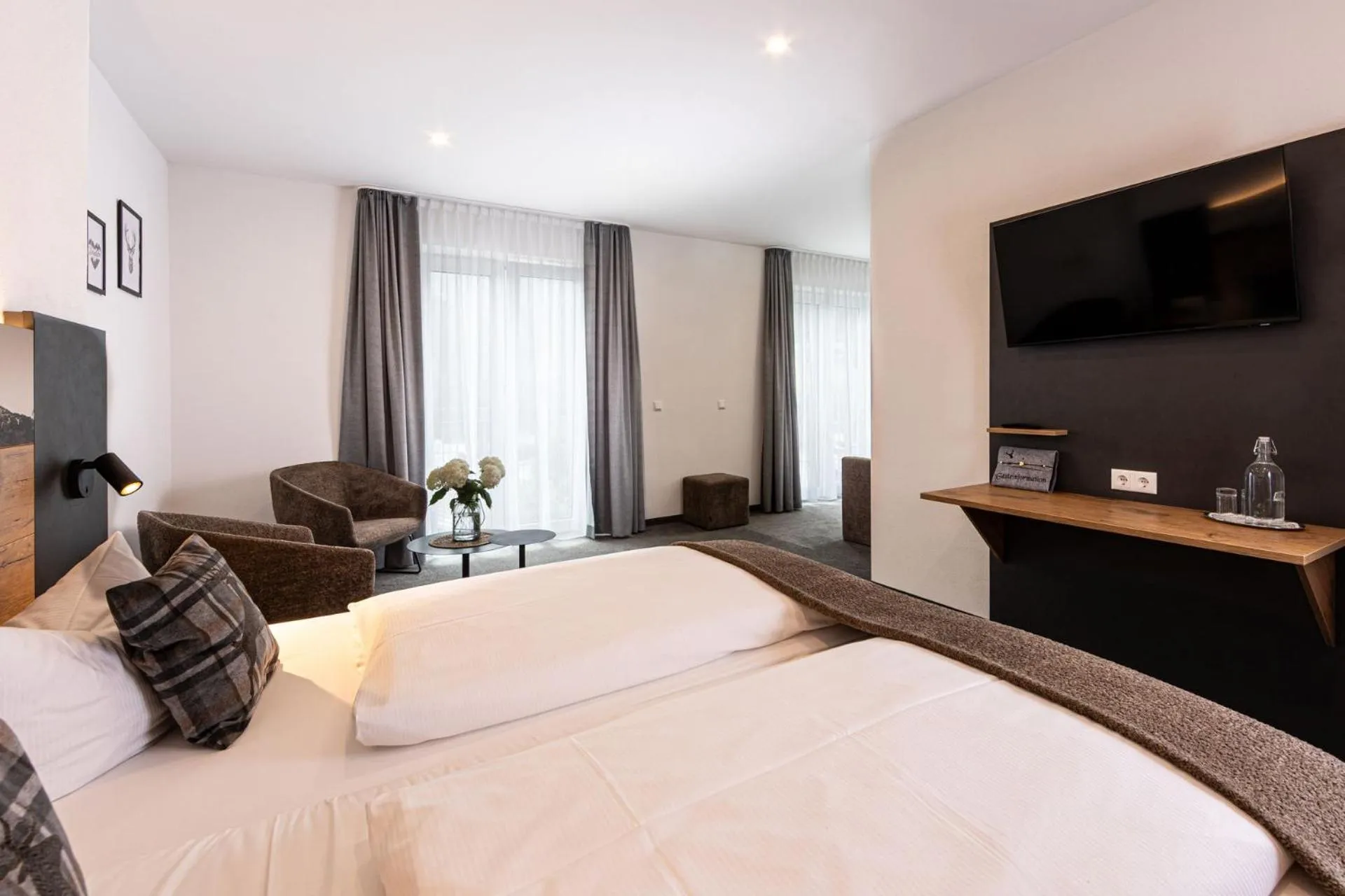 Bed in Hotel AlpinaRos