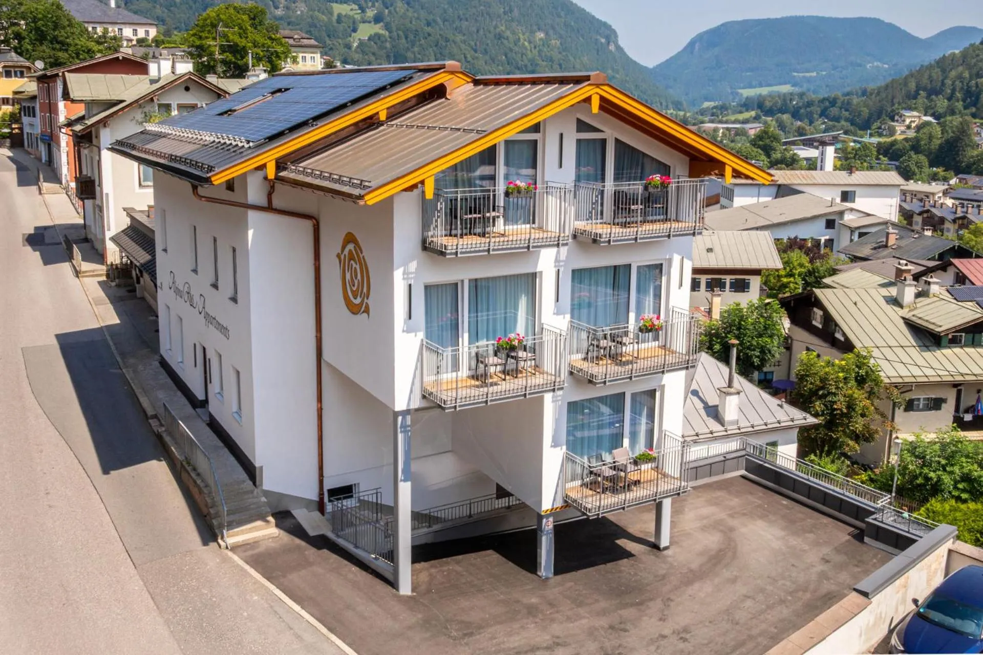 Property building in Hotel AlpinaRos