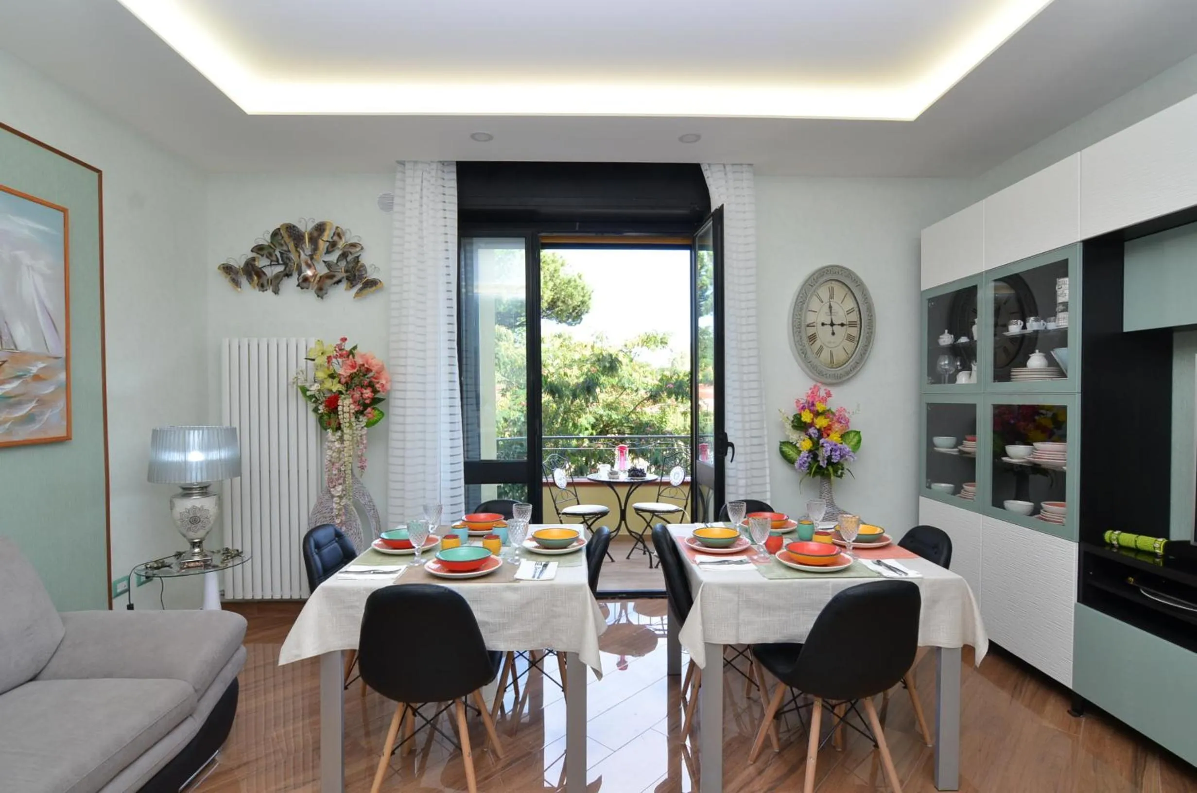 Dining area in Caserta Deluxe