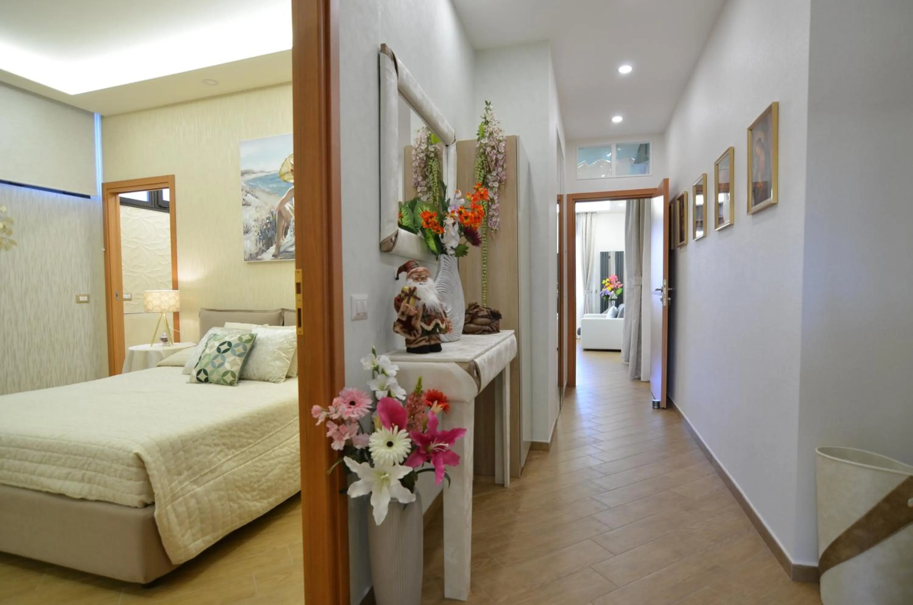 Photo of the whole room, Bed in Caserta Deluxe