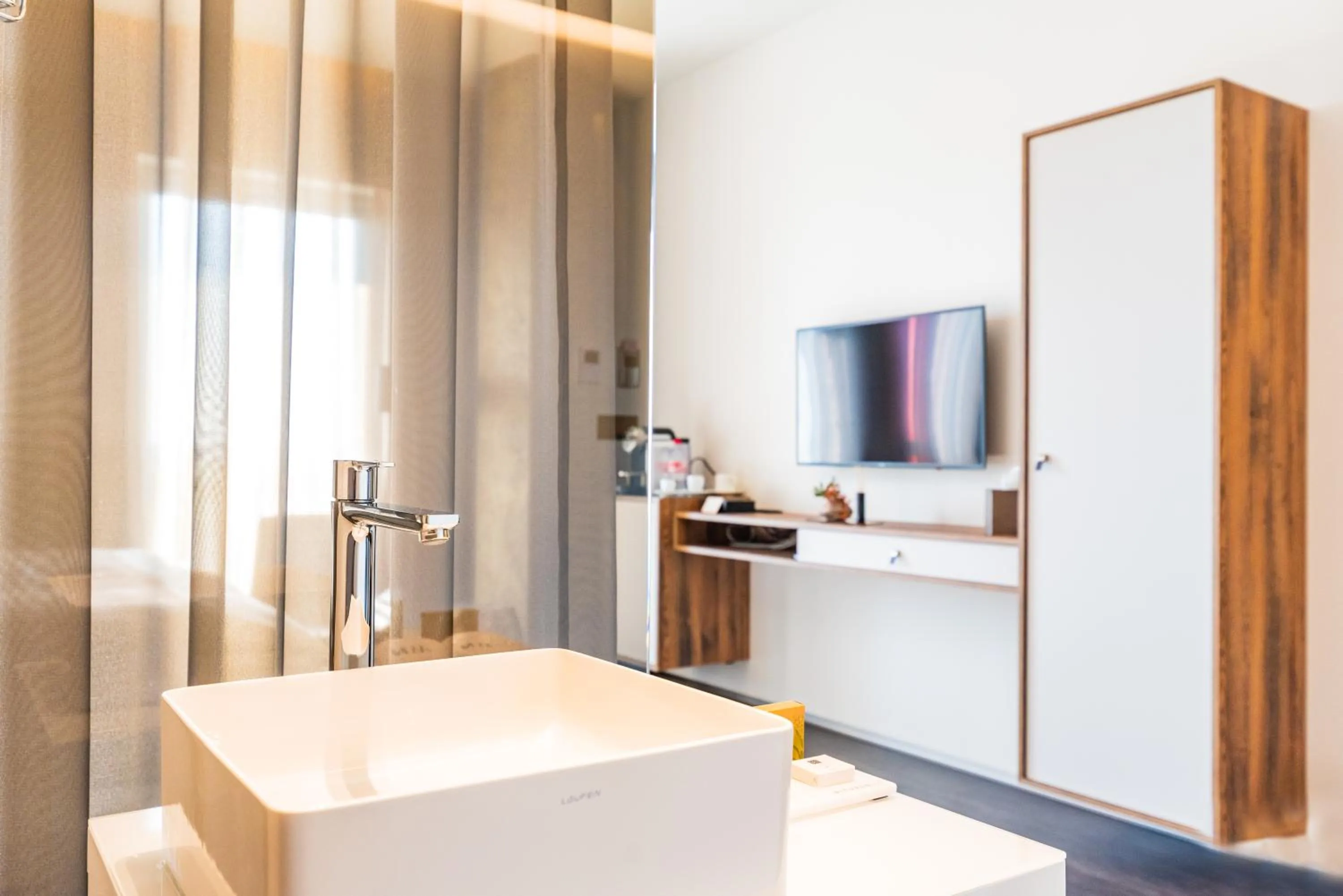 TV and multimedia, Bed in NUTREND World