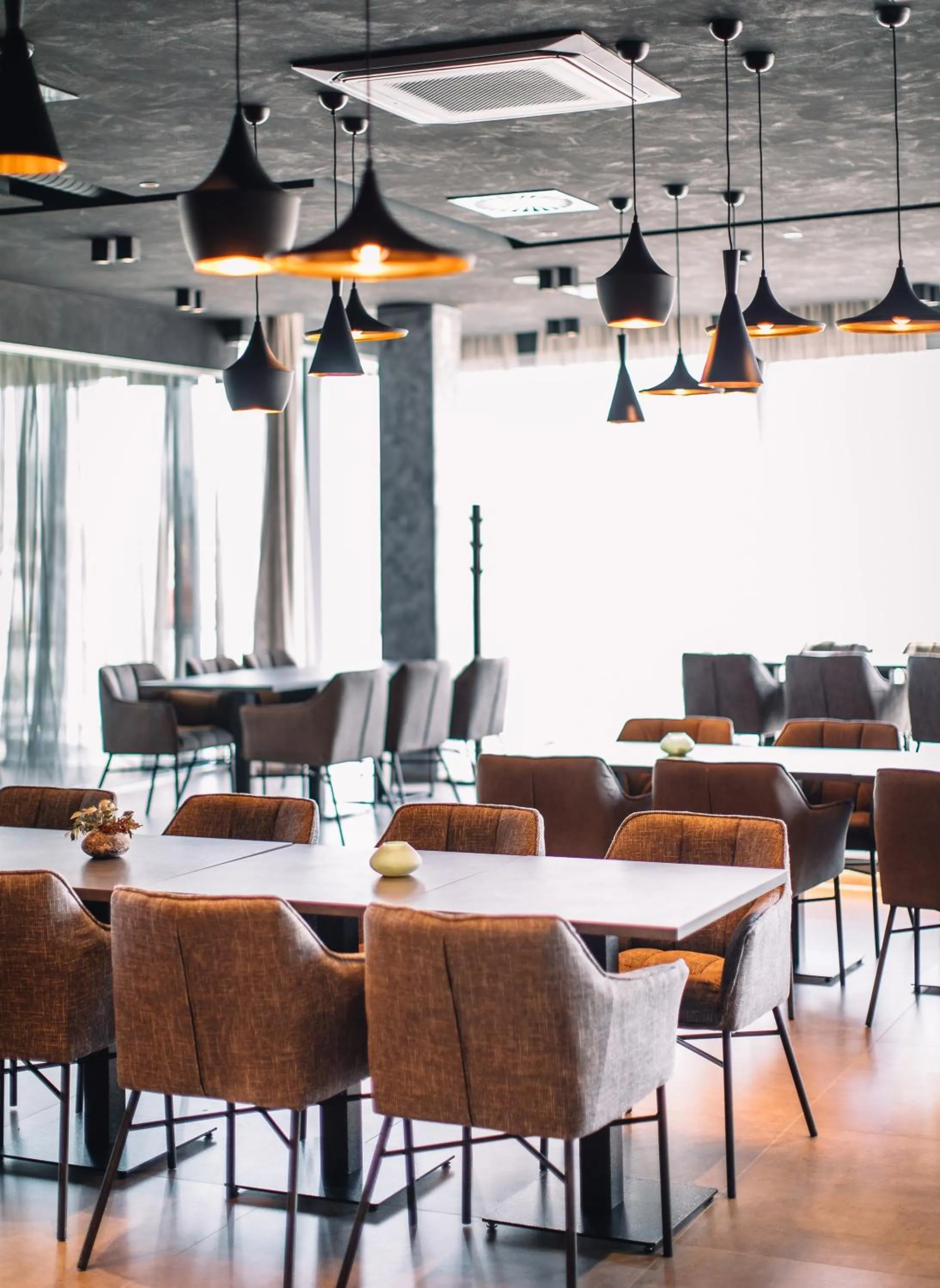 Restaurant/places to eat in NUTREND World