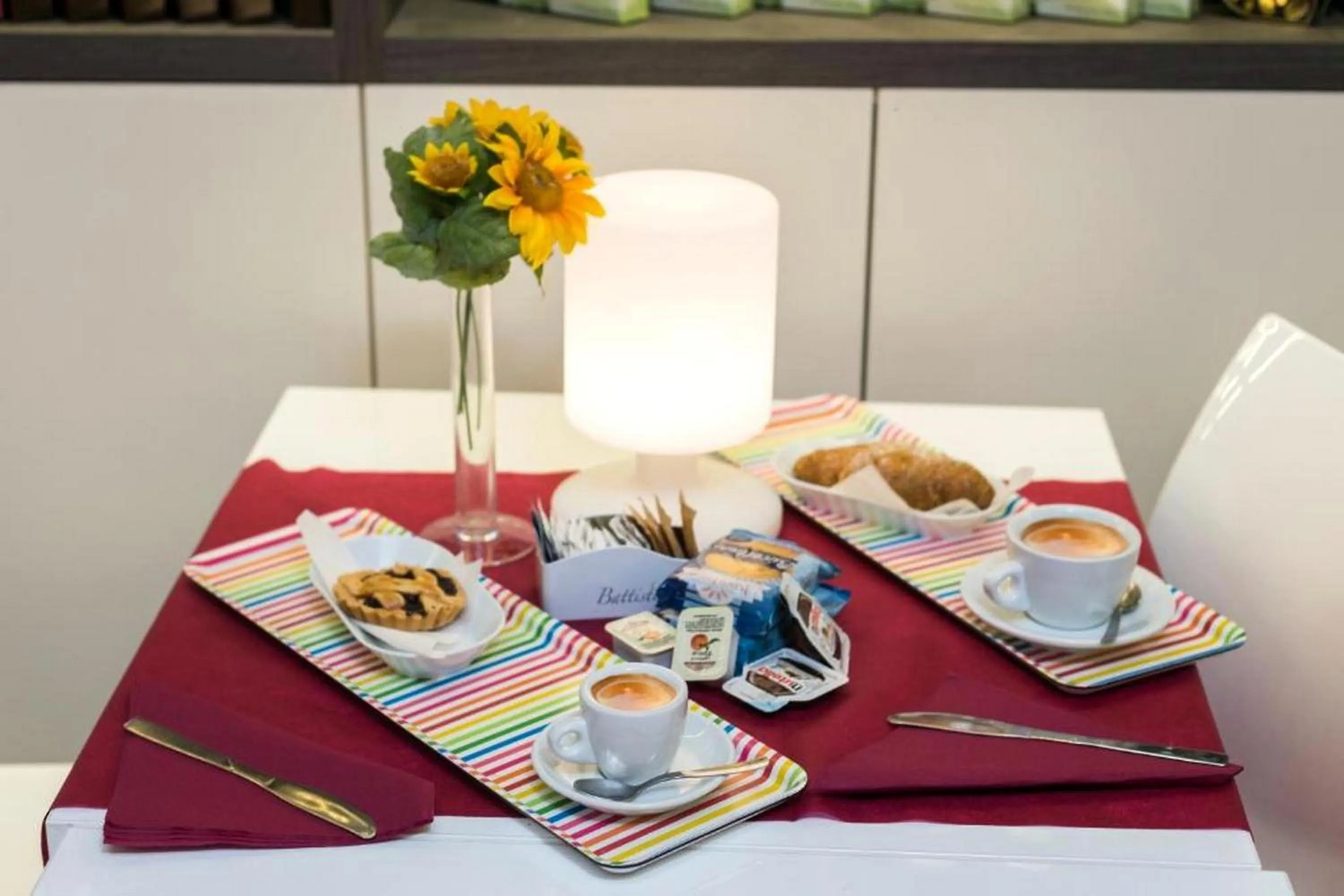 Breakfast in L'OSPITE - LIFESTYLE RESIDENCE, Design Rooms