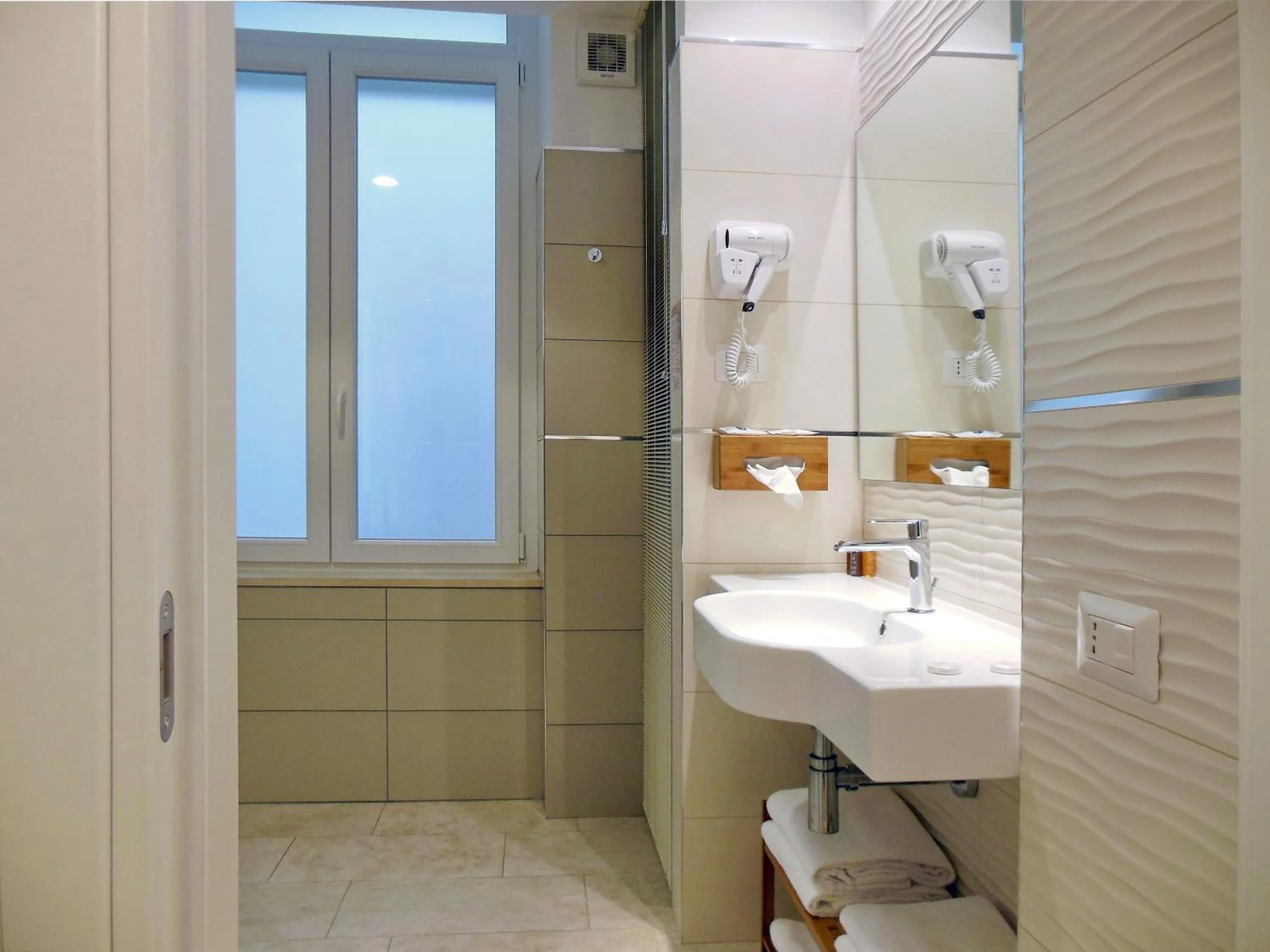 Bathroom in L'OSPITE - LIFESTYLE RESIDENCE, Design Rooms