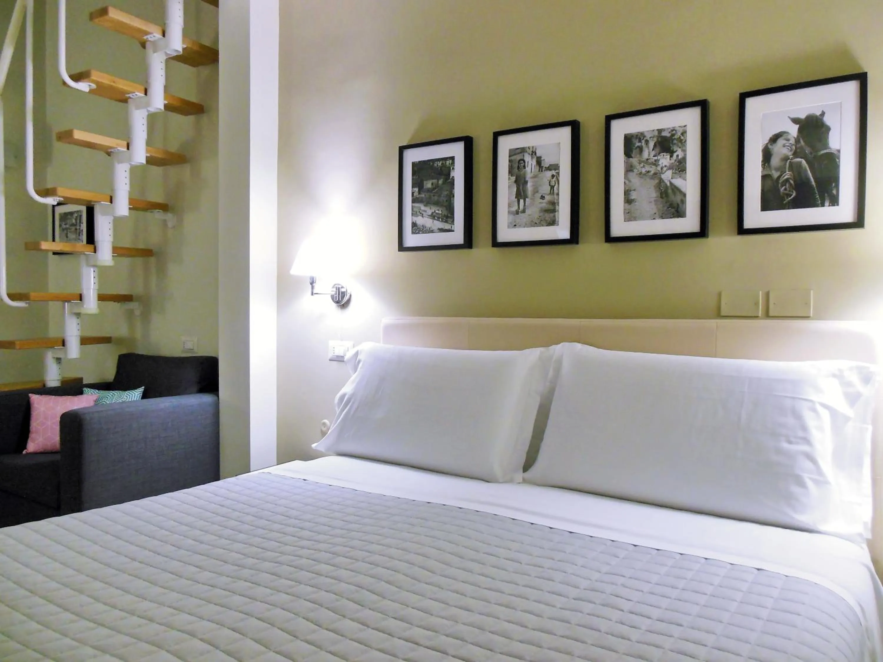 Bedroom, Bed in L'OSPITE - LIFESTYLE RESIDENCE, Design Rooms