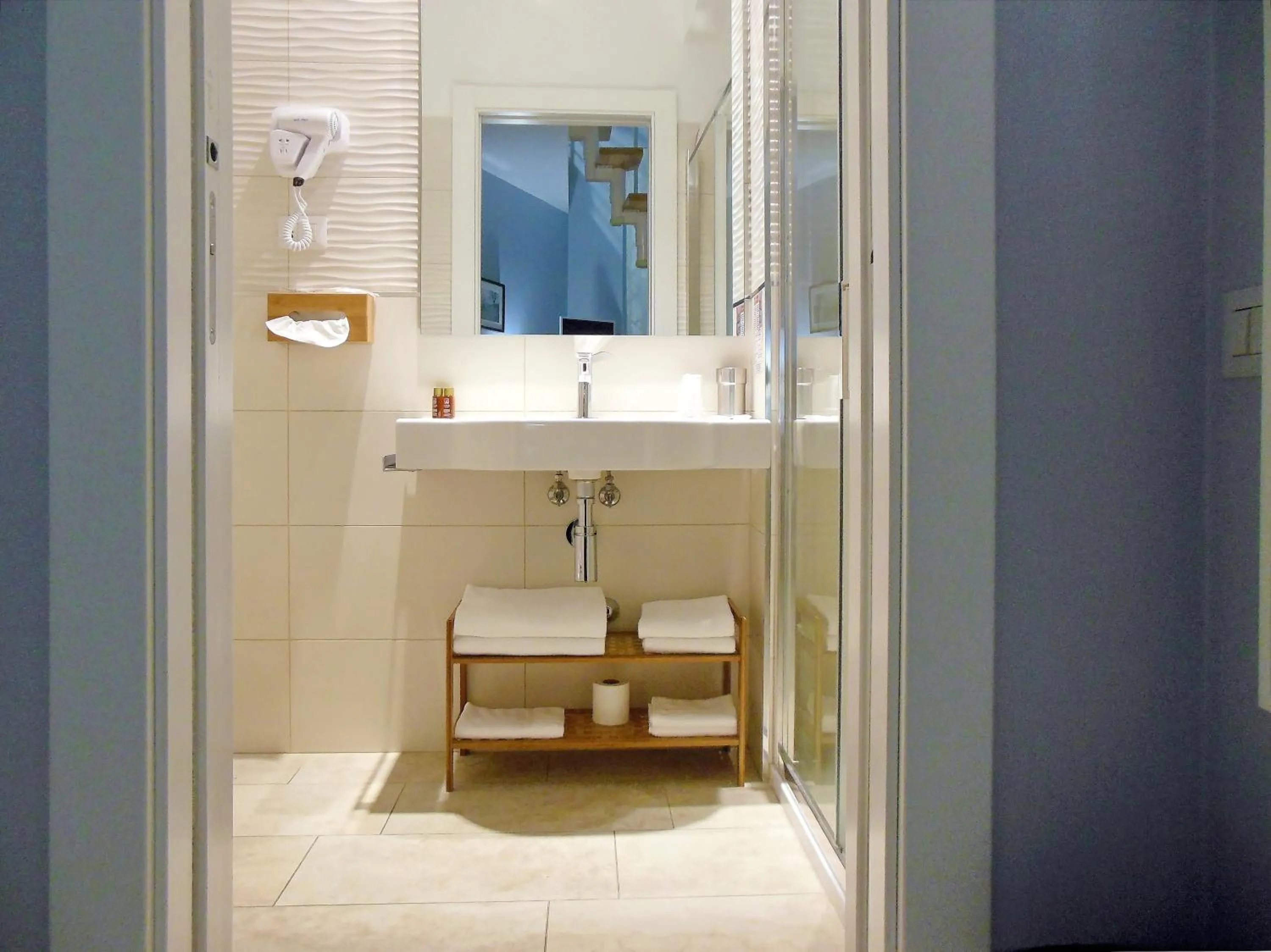 Bathroom in L'OSPITE - LIFESTYLE RESIDENCE, Design Rooms