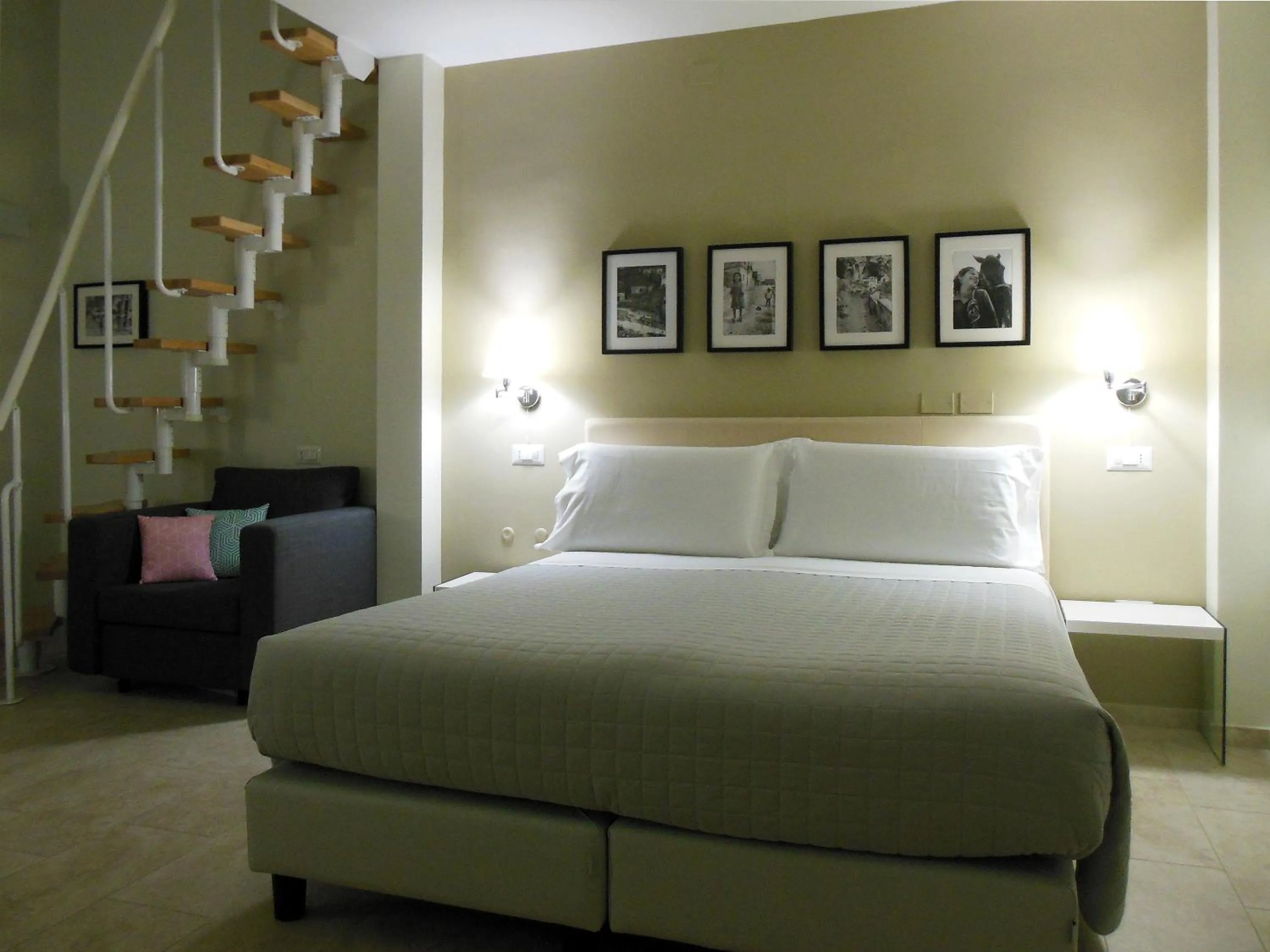 Bedroom, Bed in L'OSPITE - LIFESTYLE RESIDENCE, Design Rooms