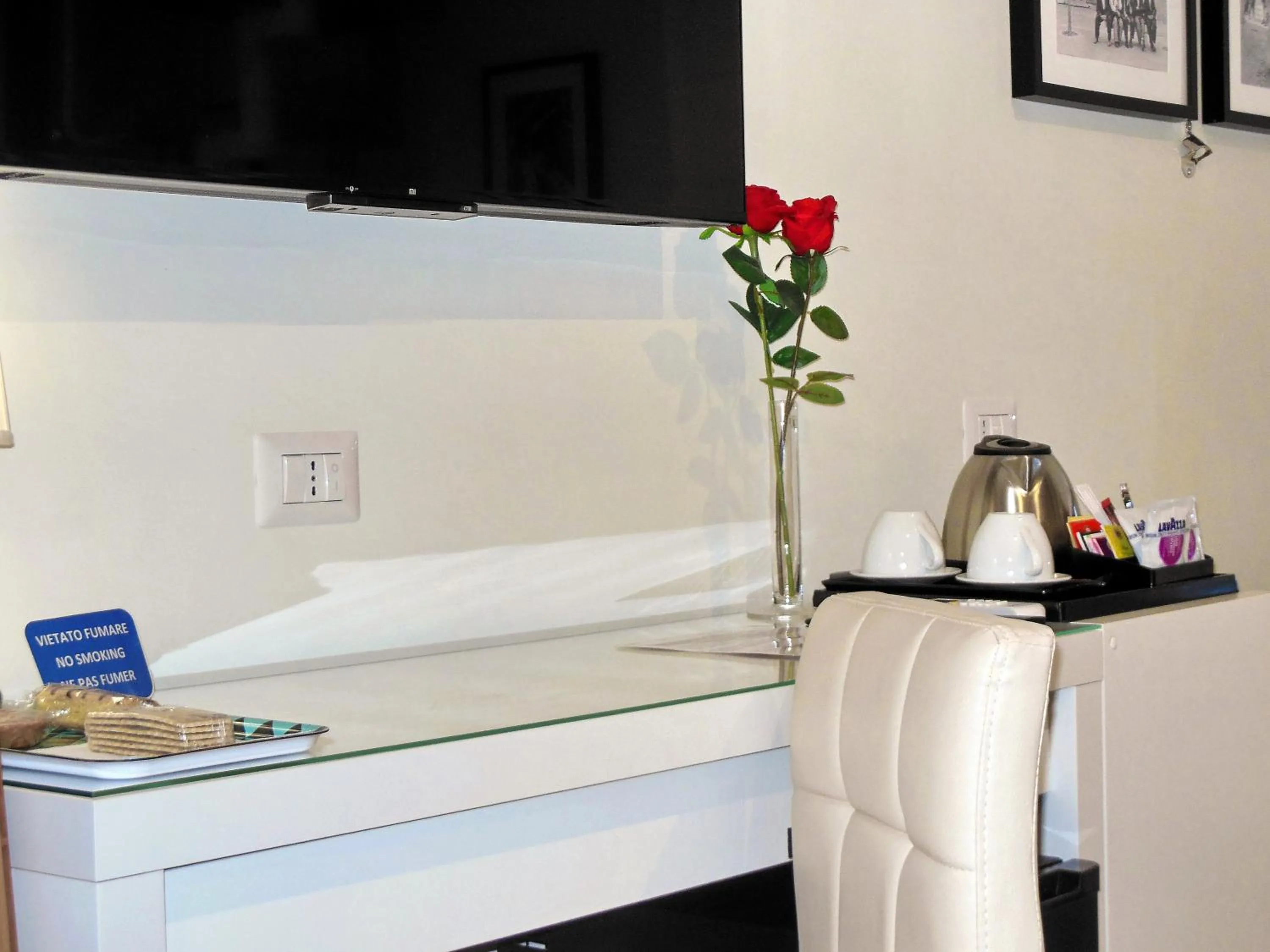 Coffee/tea facilities in L'OSPITE - LIFESTYLE RESIDENCE, Design Rooms