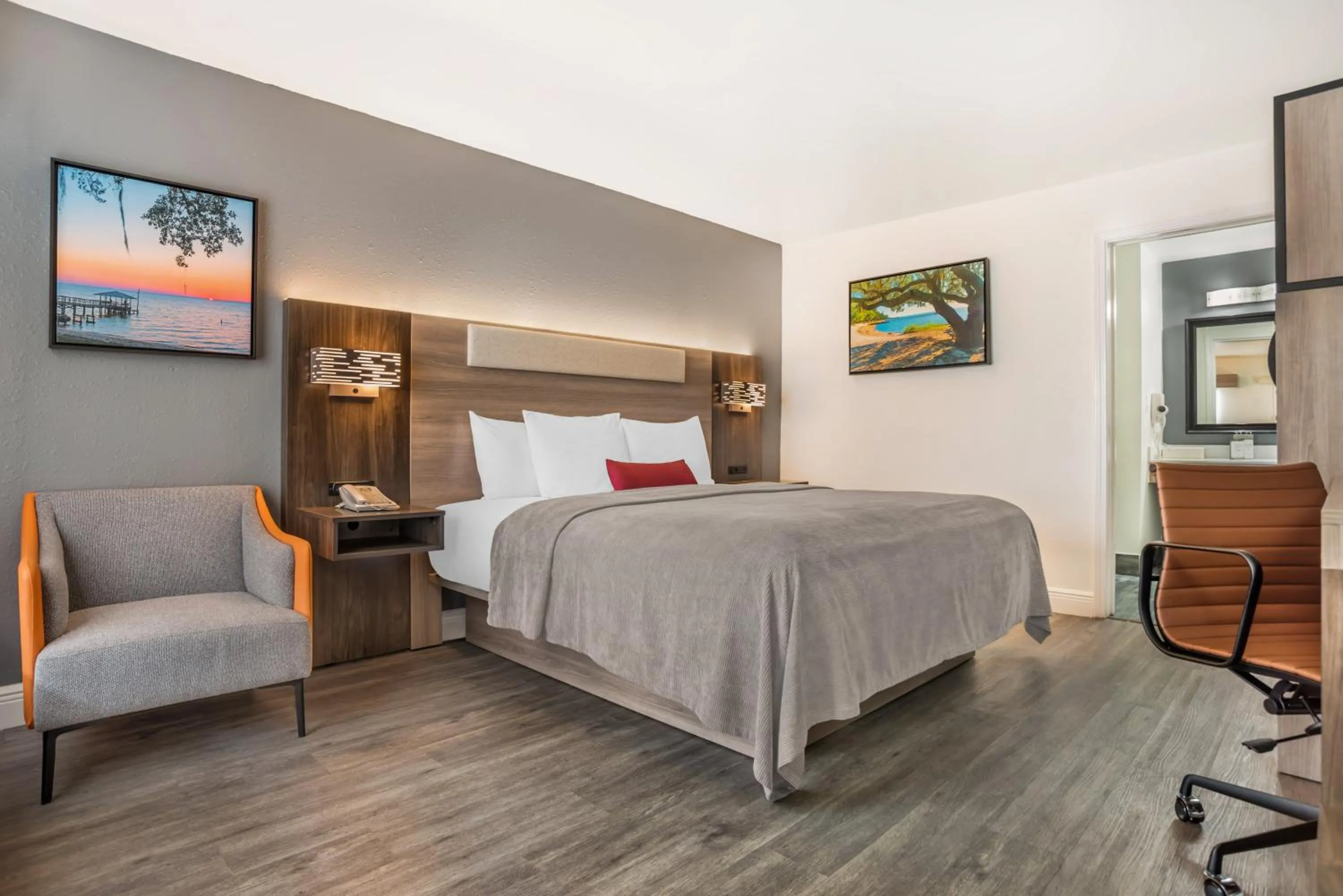 Bed in Key West Inn - Fairhope