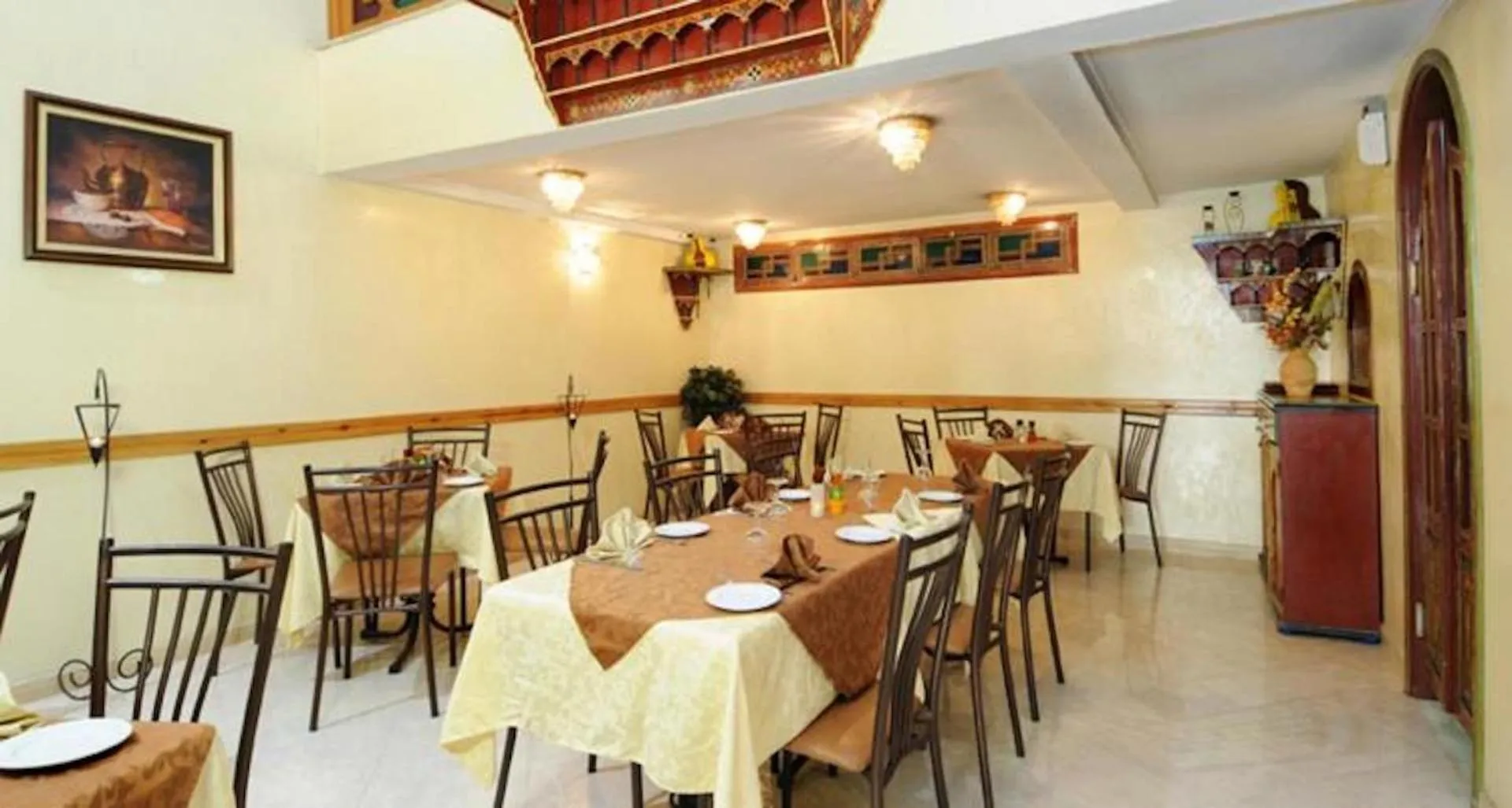 Restaurant/places to eat in Perla Hôtel